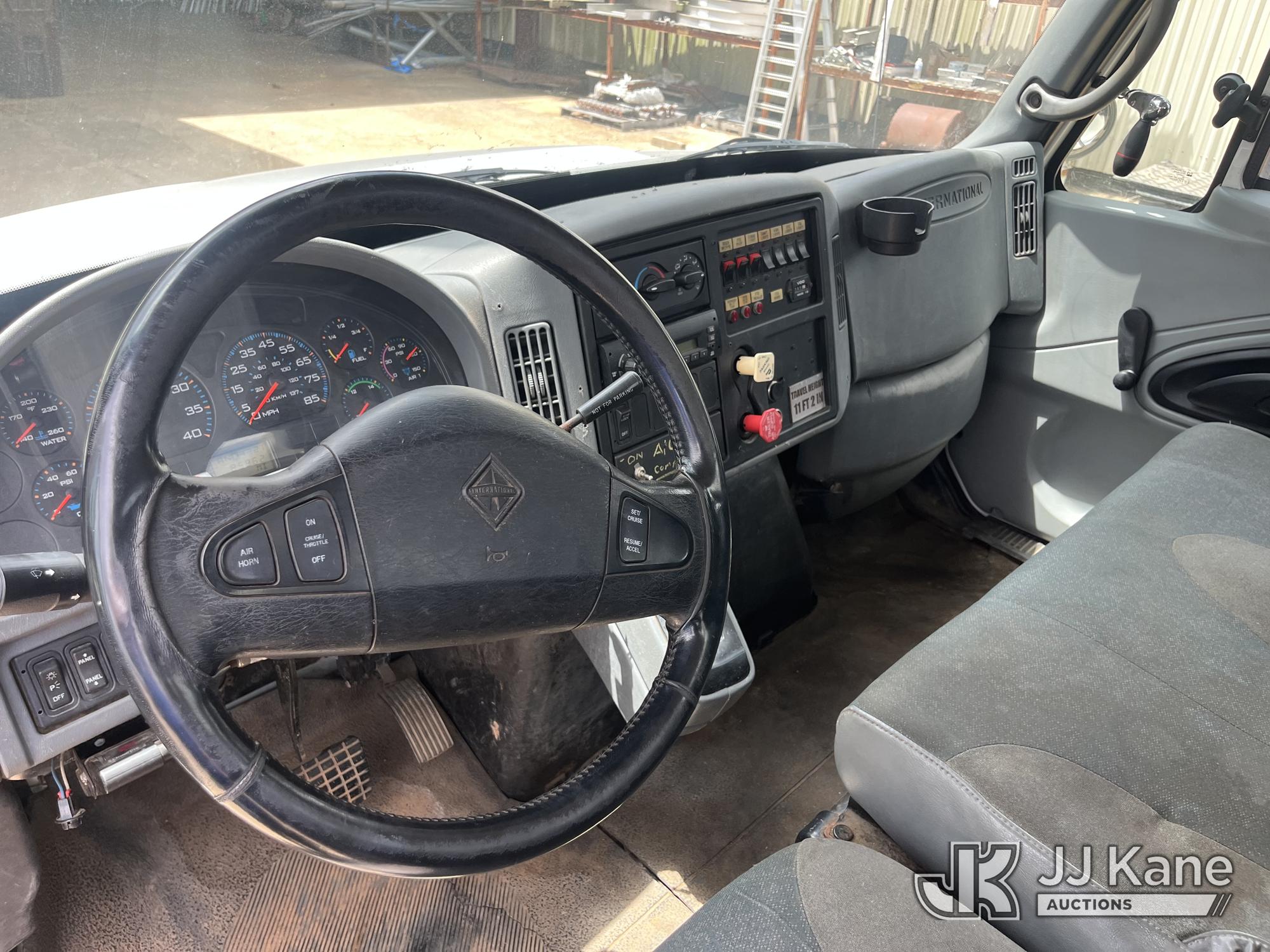 2004 International 4400