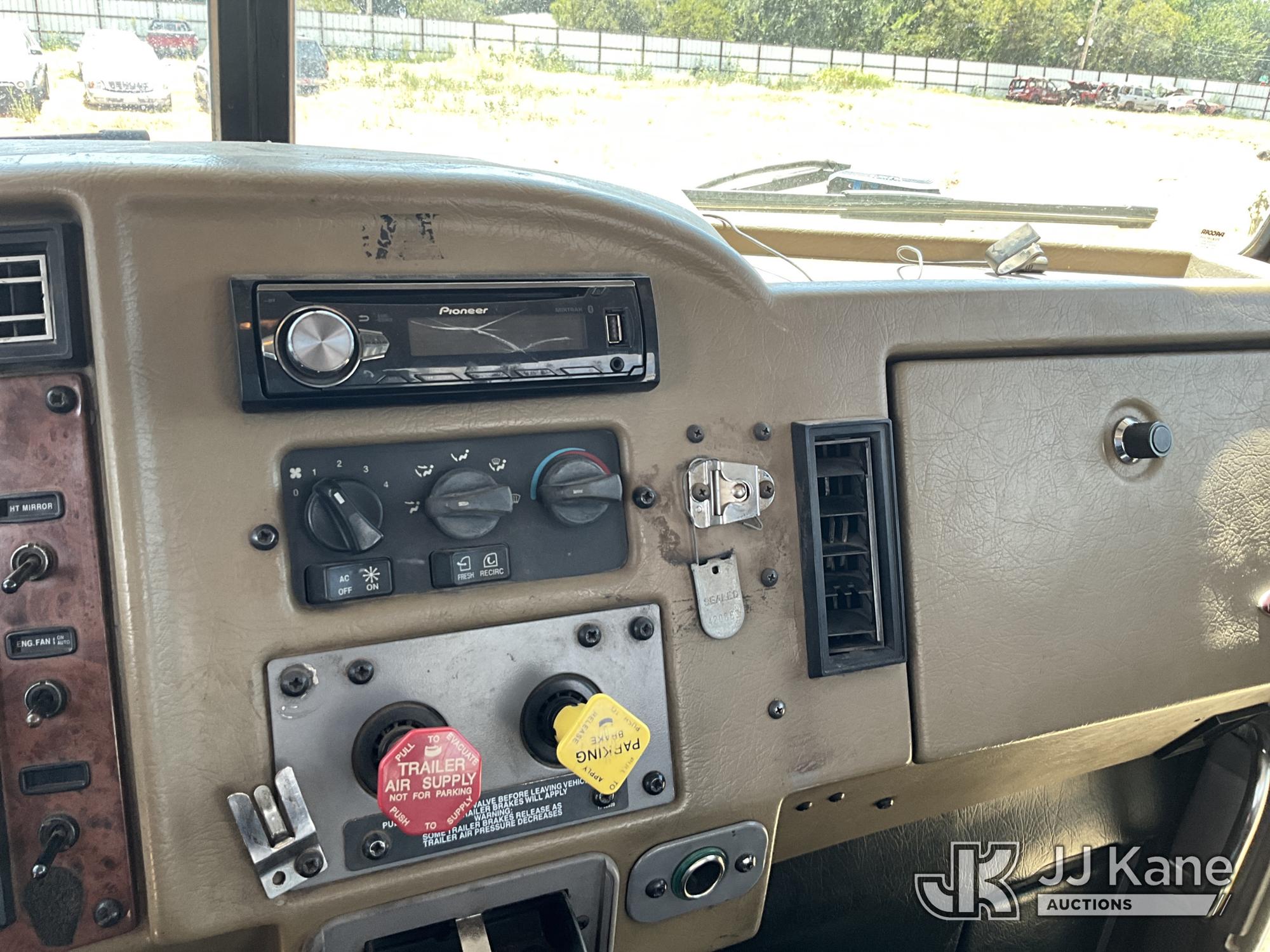 2006 Peterbilt 335