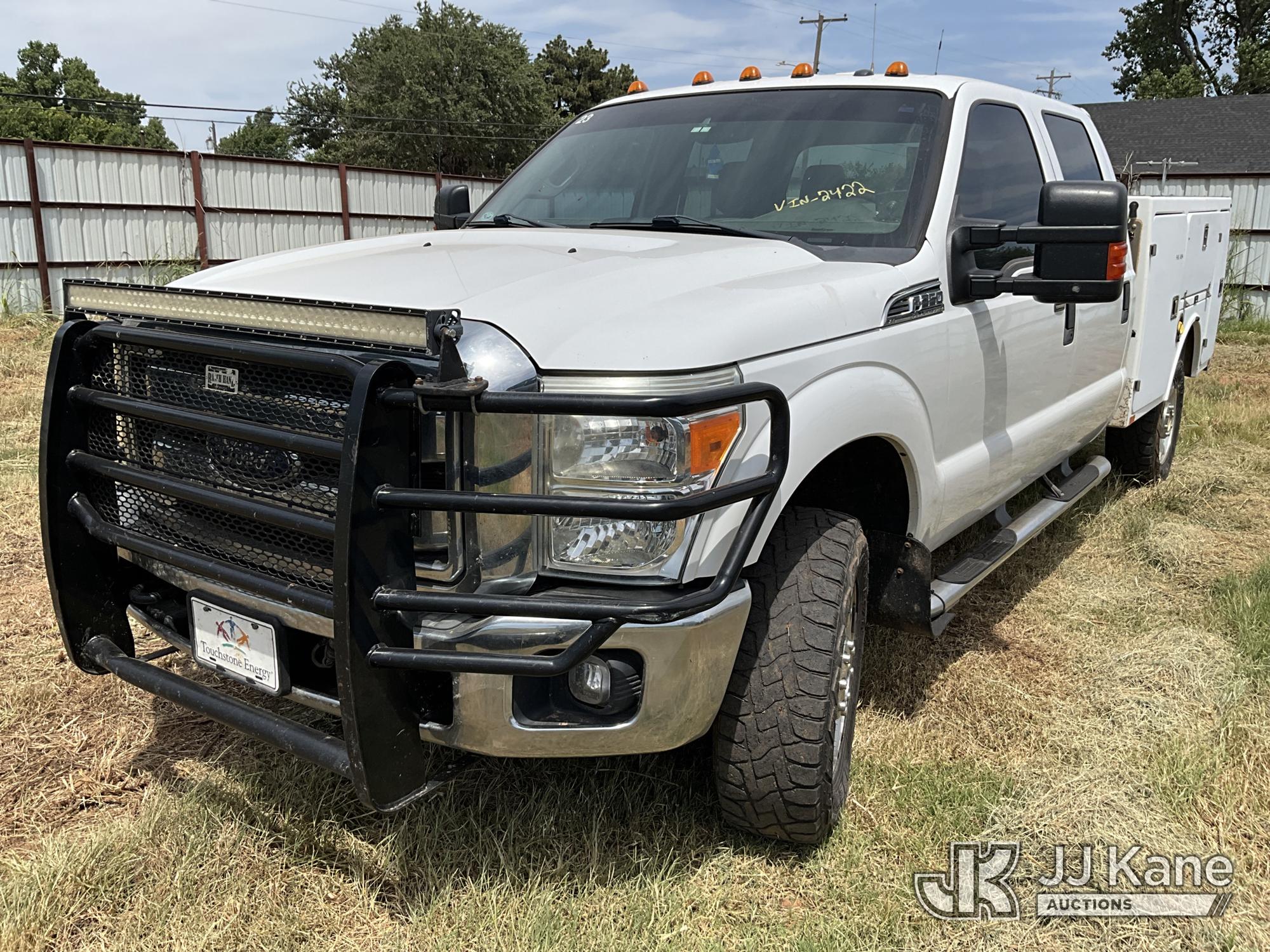 2015 Ford F-350 SD Crew-Cab Service Truck