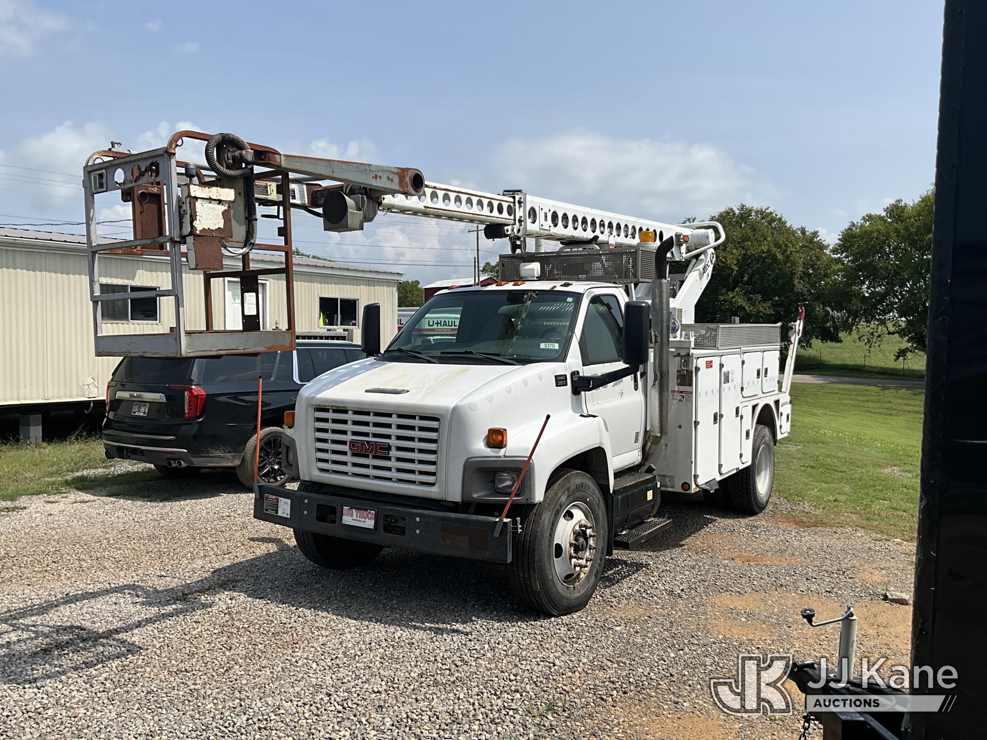 Altec AT40C, Telescopic Non-Insulated Cable Placing Bucket Truck rear mounted on 2005 GMC C8500 Utility Truck