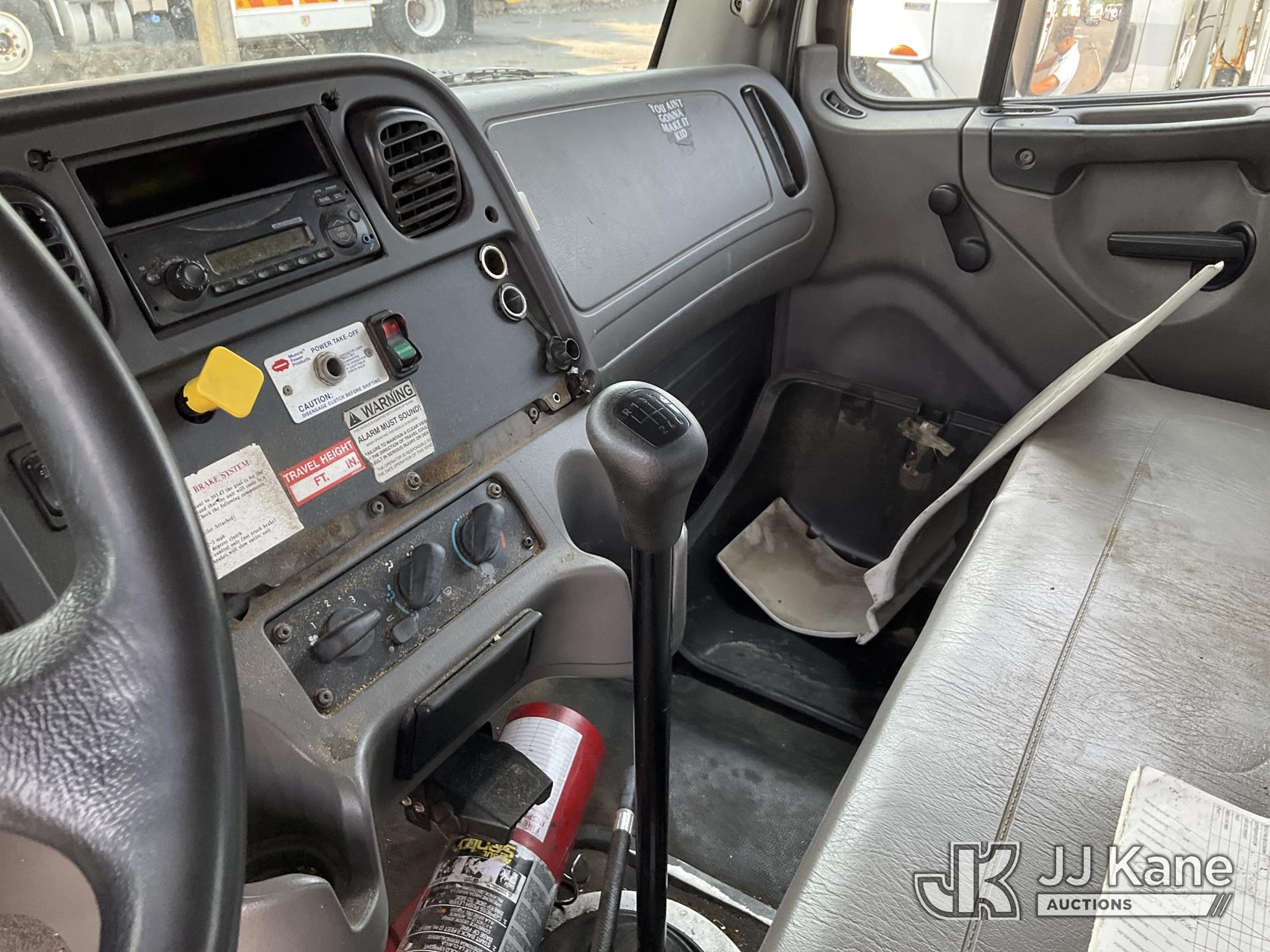 2015 Freightliner M2 106