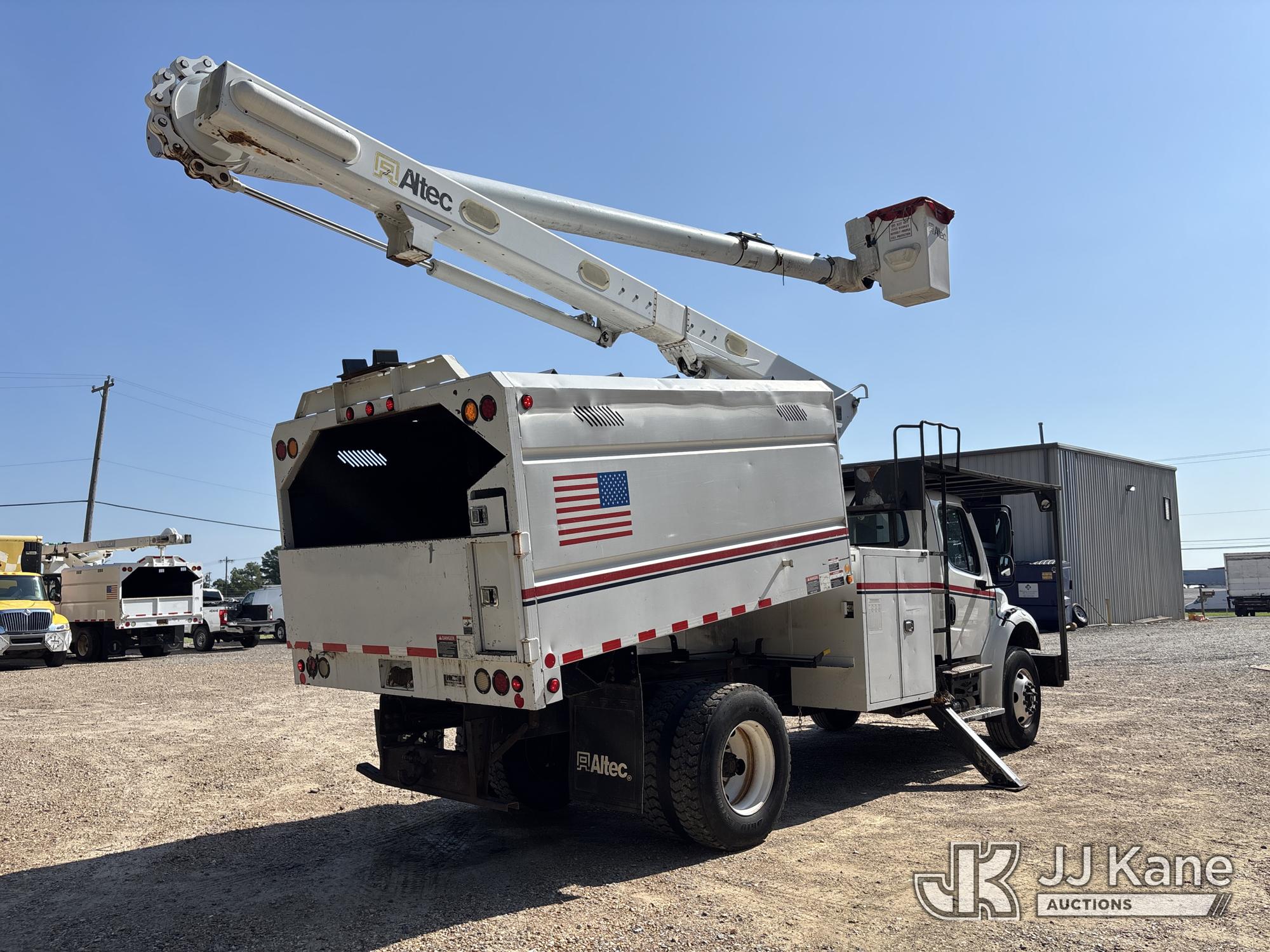2015 Freightliner M2 106