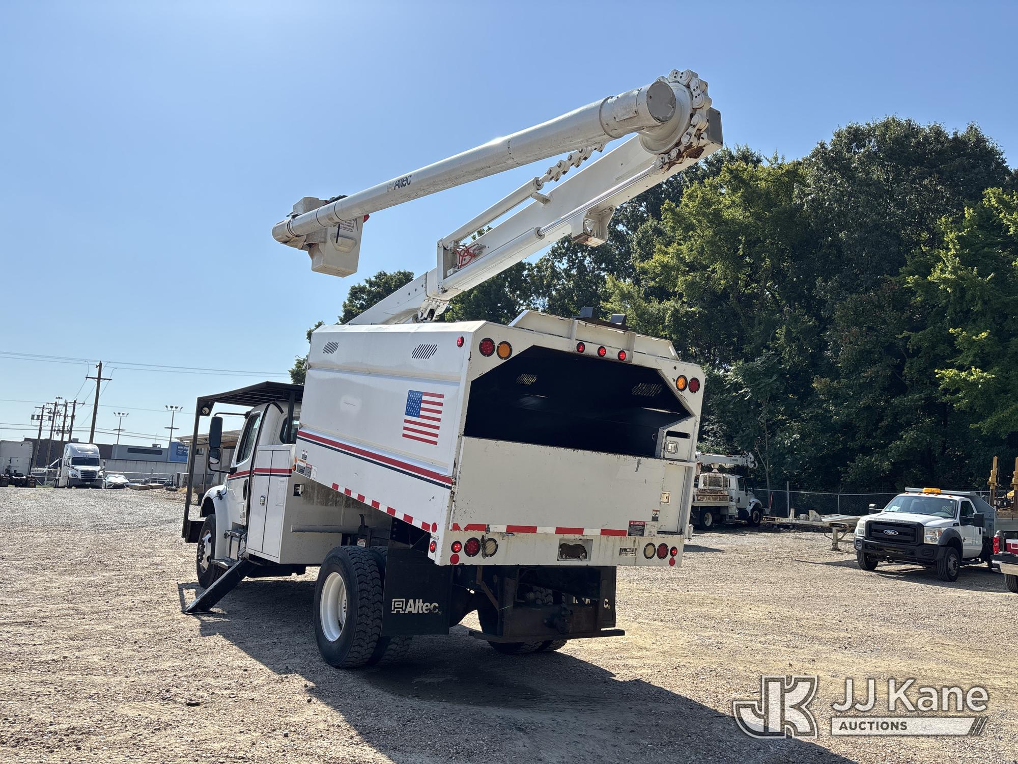 2015 Freightliner M2 106