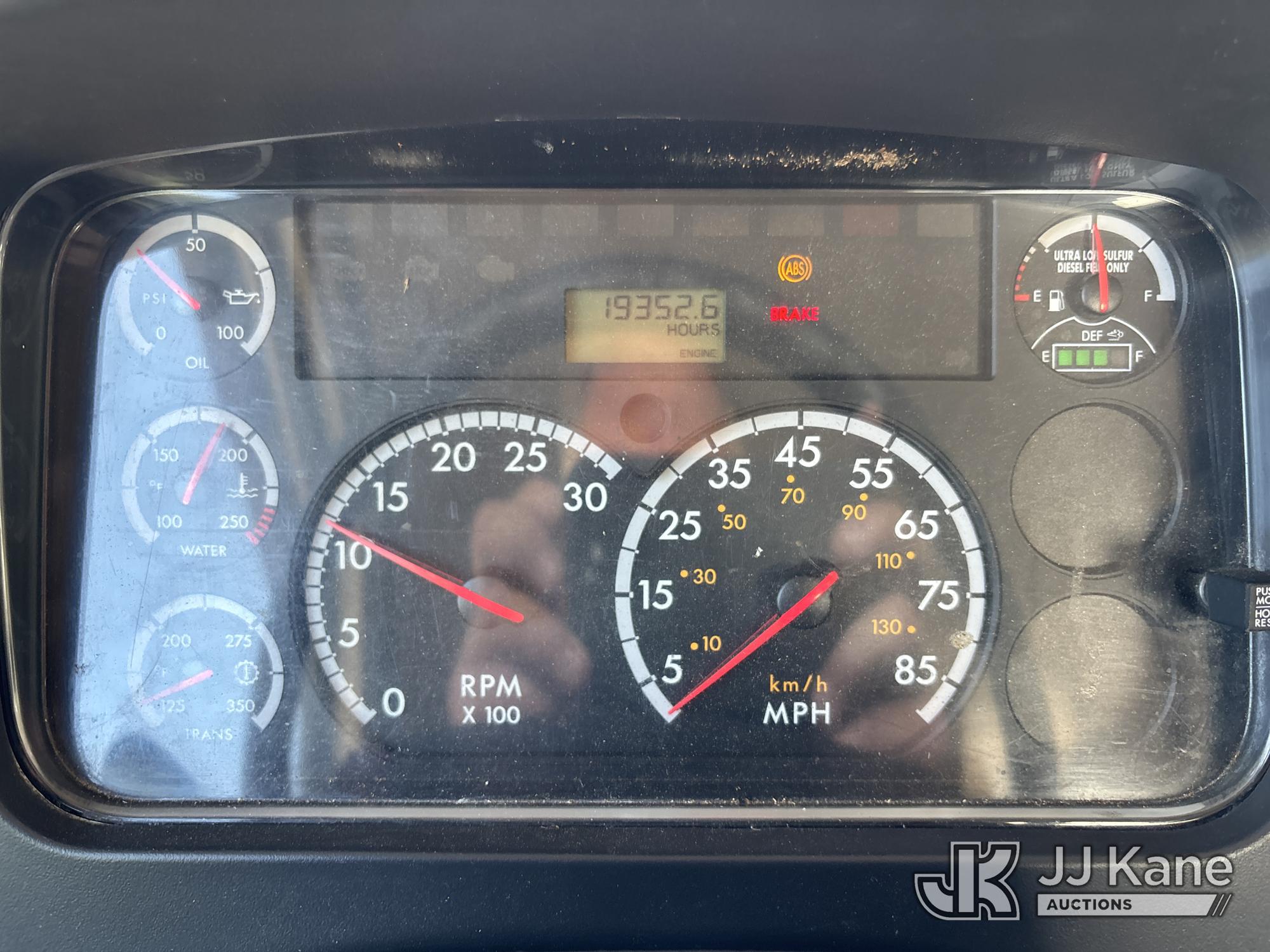 2015 Freightliner M2 106