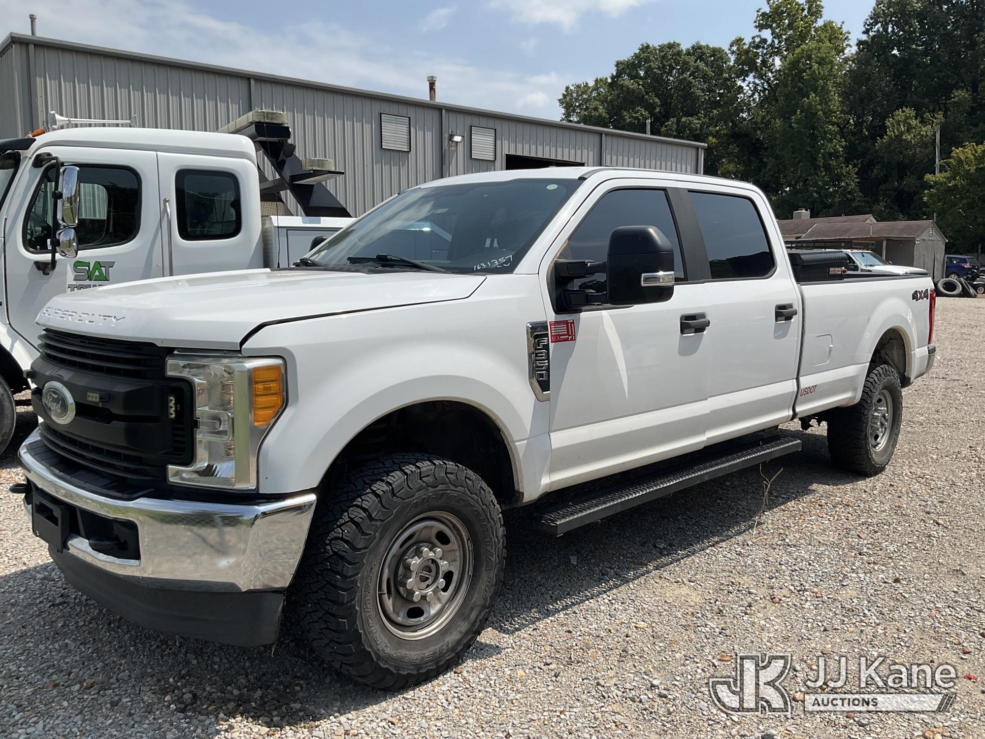 2017 Ford F-350 SD Crew-Cab Pickup Truck