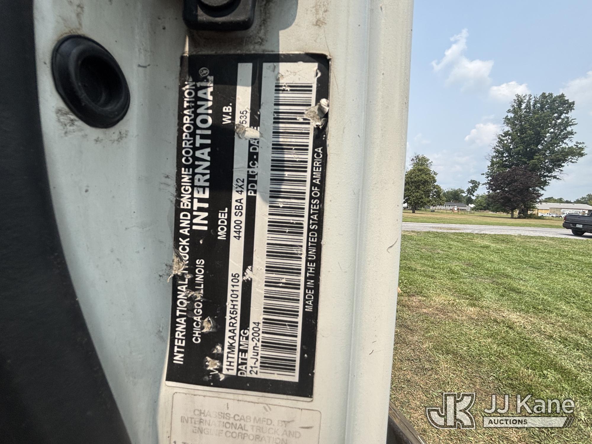 2005 International 4400