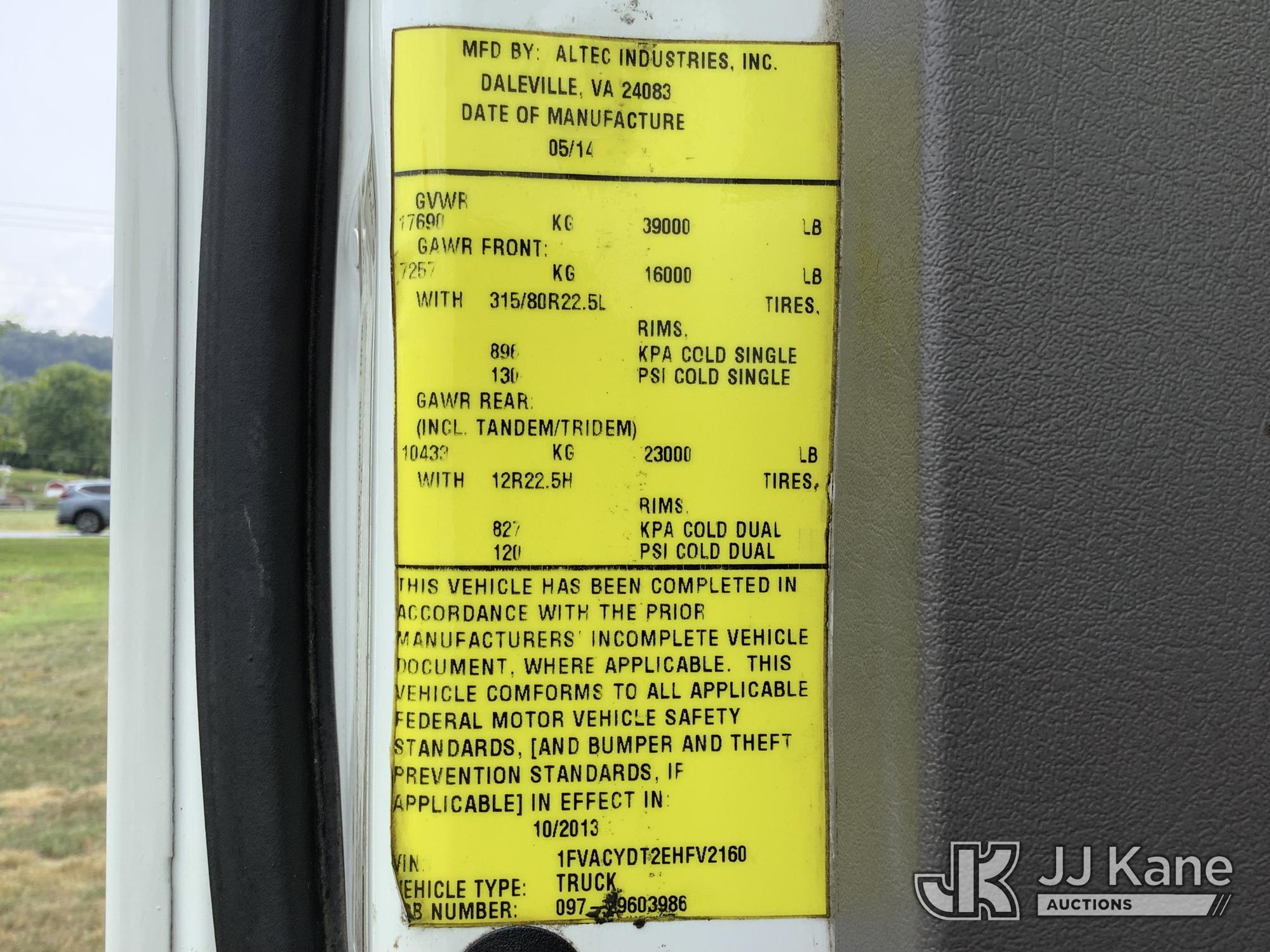 2014 Freightliner M2 106 4x4