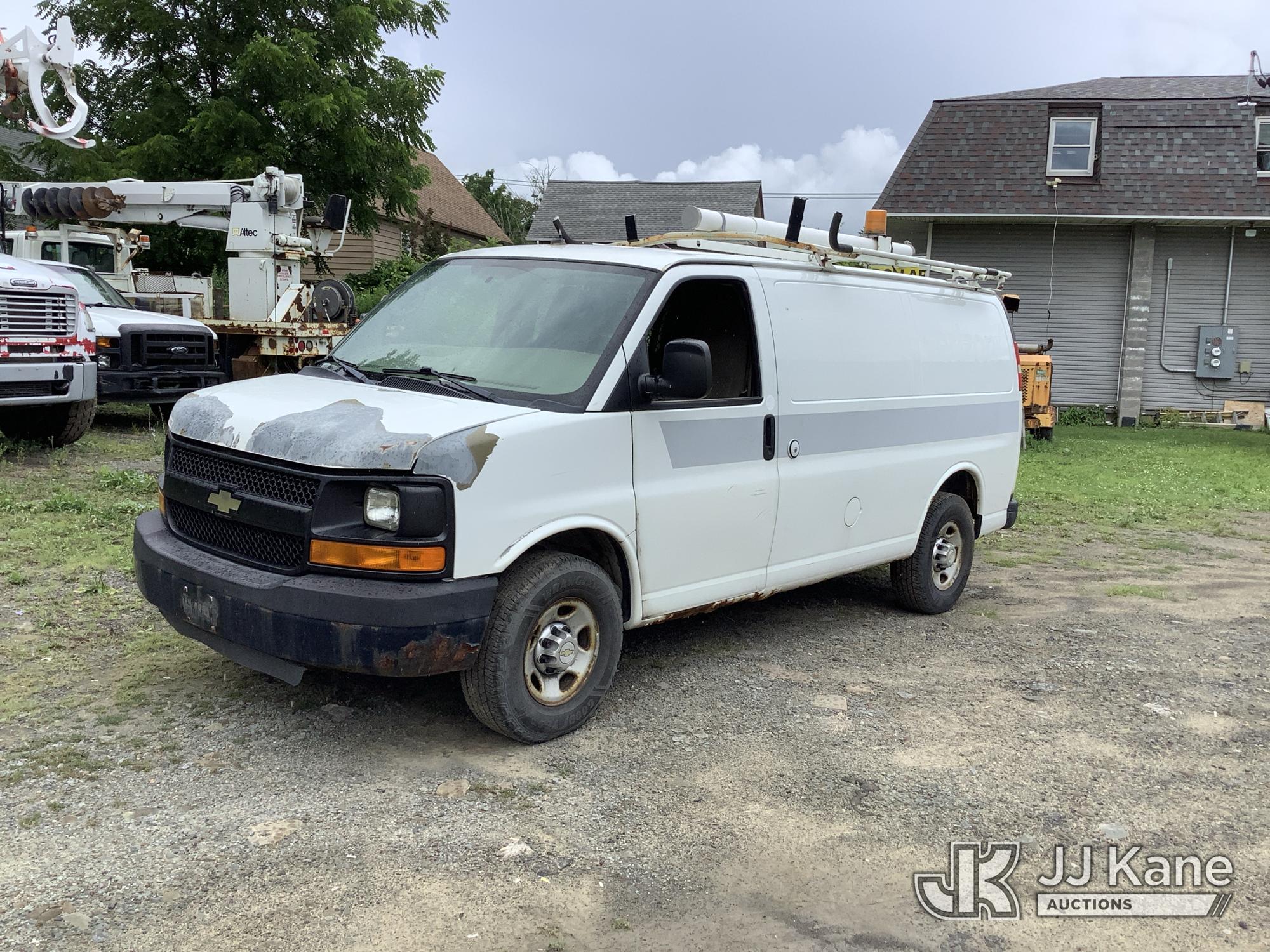2011 Chevrolet Express G2500 Cargo Van