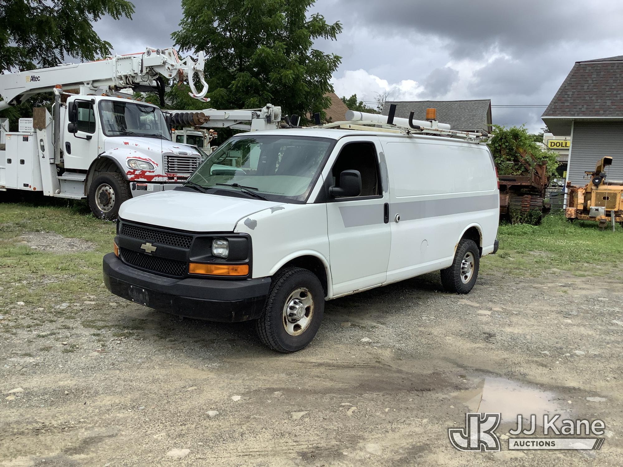 2011 Chevrolet Express G2500 Cargo Van
