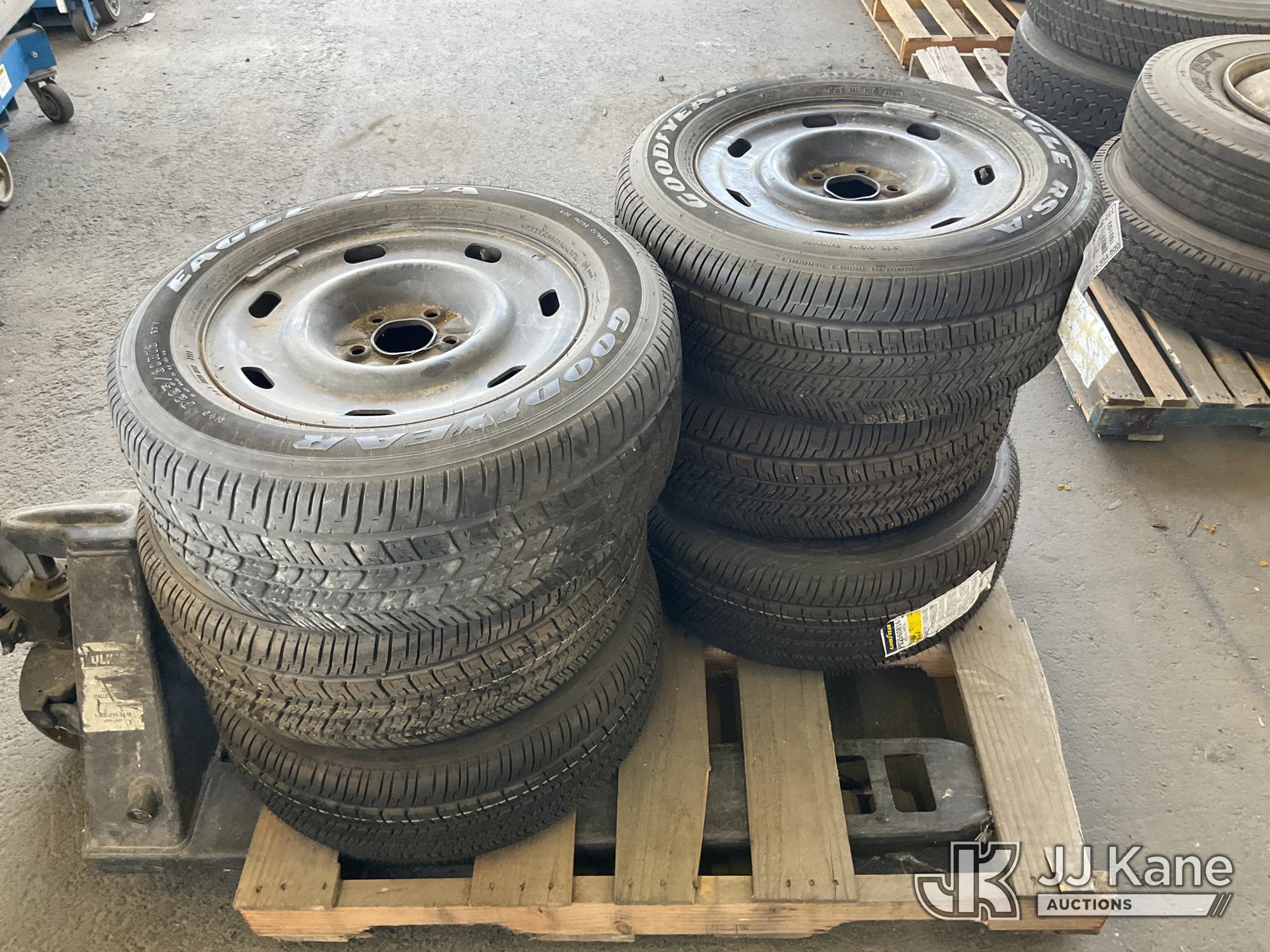 (1 Pallet) 6 Tires (225/60R16) (Used) NOTE: This unit is being sold AS IS/WHERE IS via Timed Auction and is located in Jurupa Valley