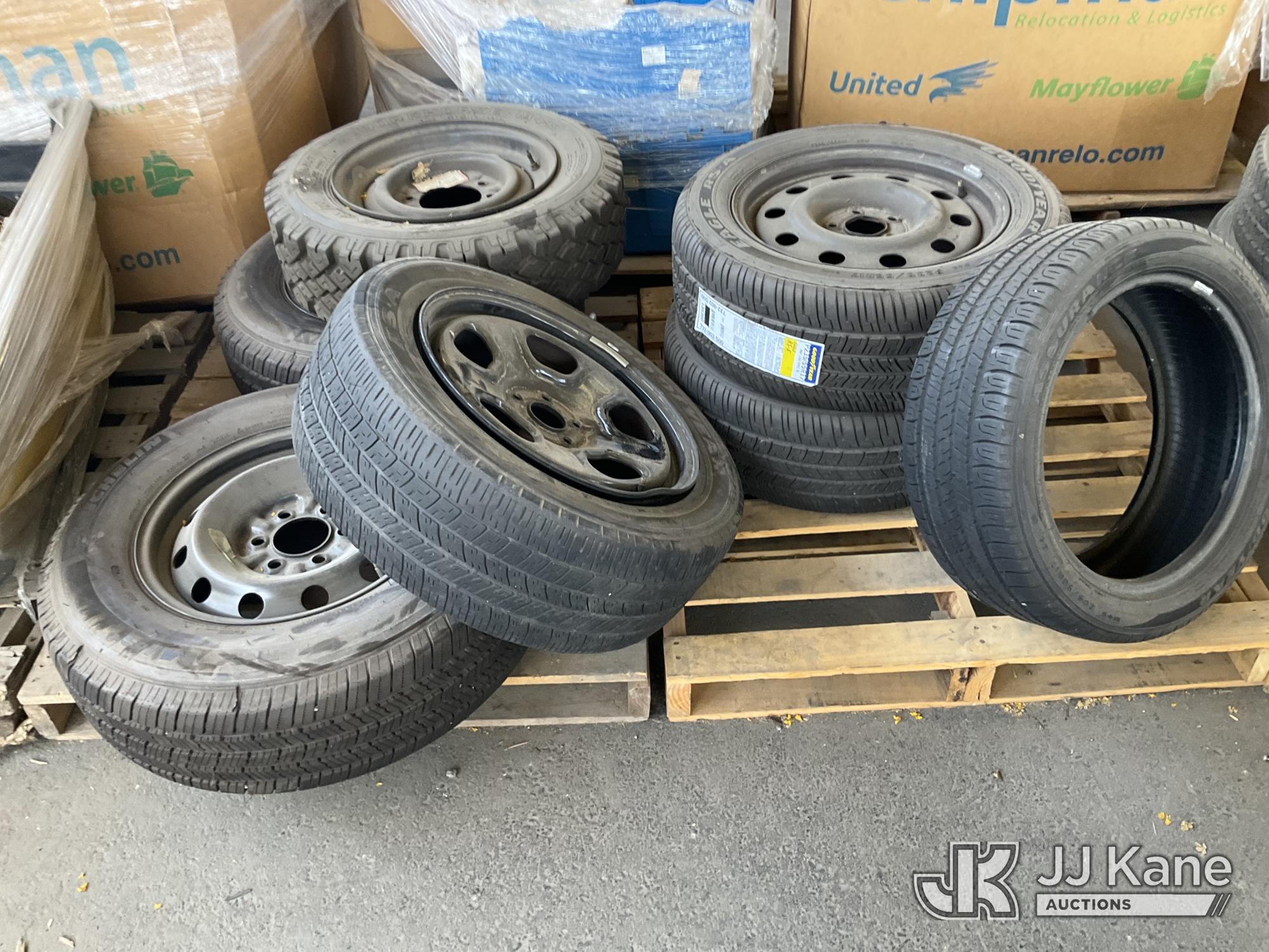 (2Pallet) Tires 2 - (235/55R17)
