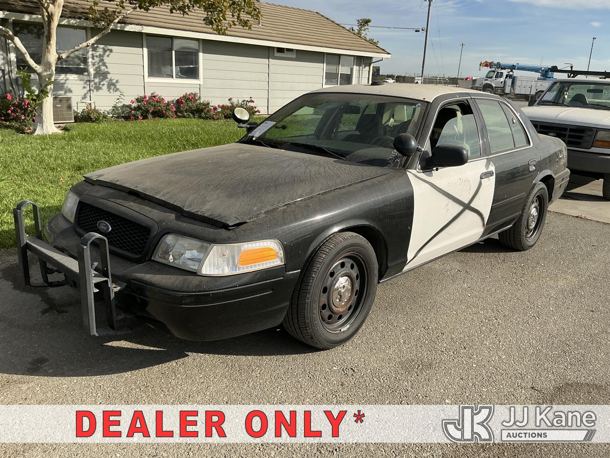 2008 Ford Crown Victoria Police Interceptor 4-Door Sedan