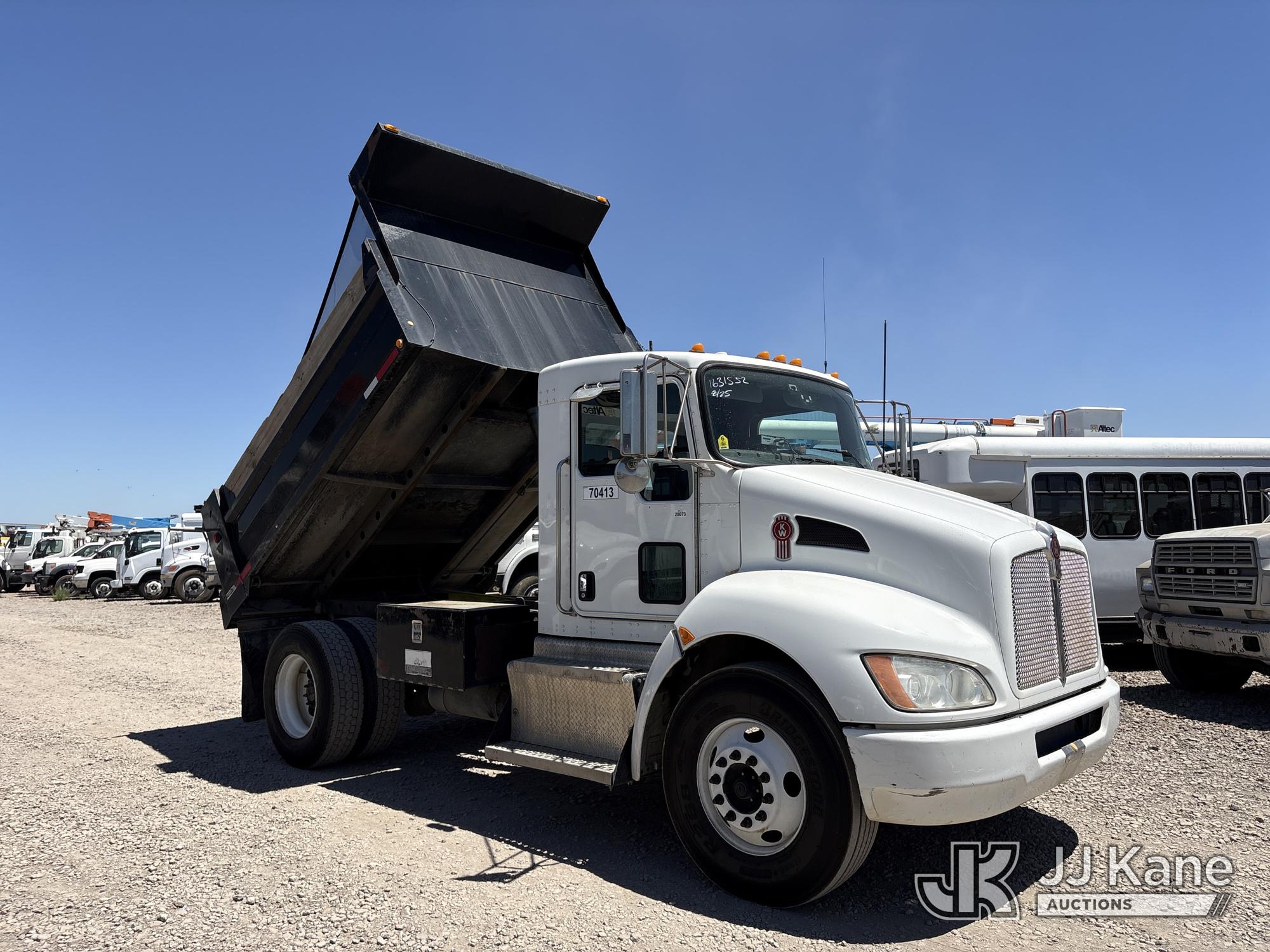 2017 Kenworth T3 SERIES