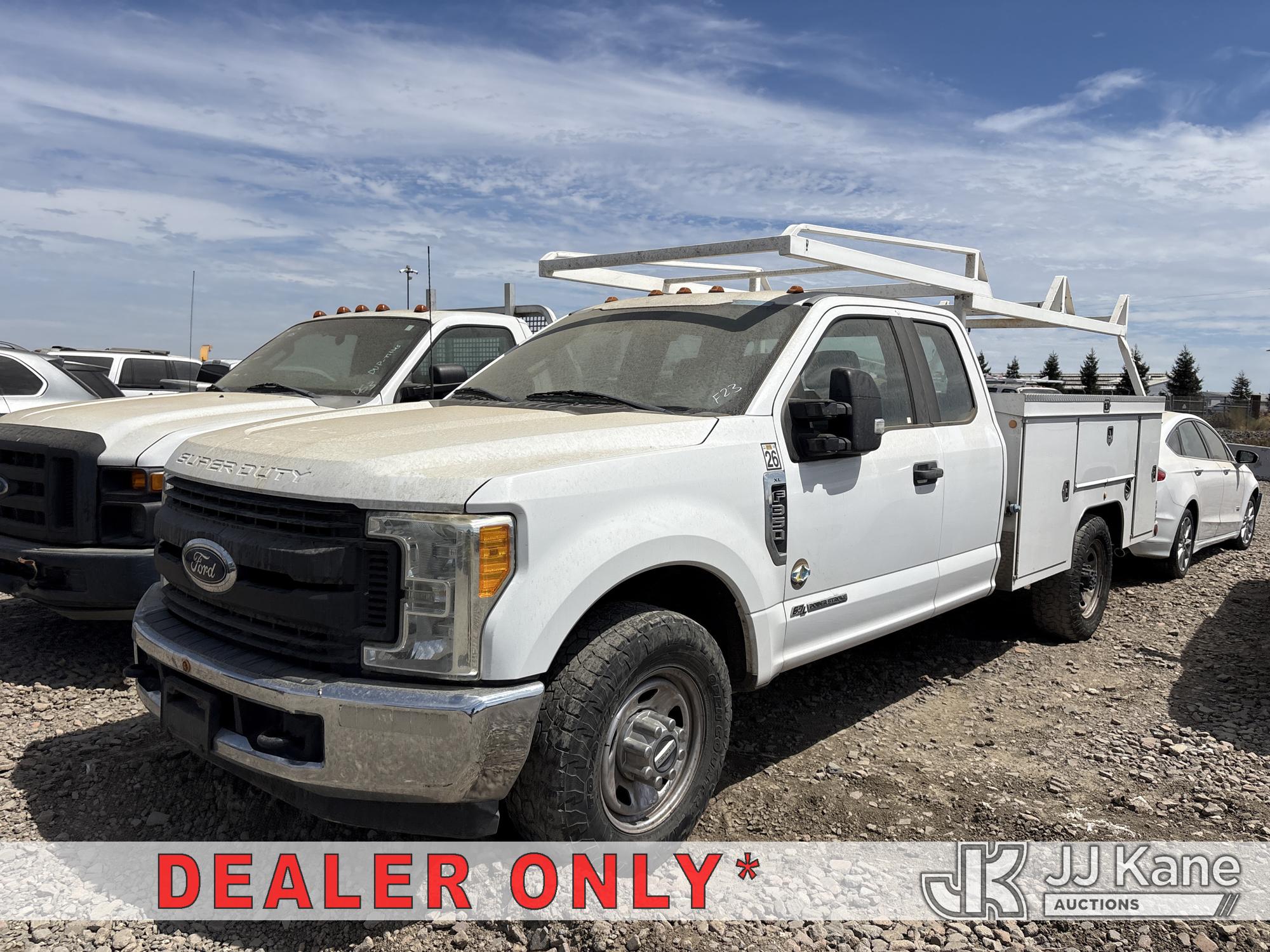 2017 Ford F-350 SD Extended-Cab Service Truck