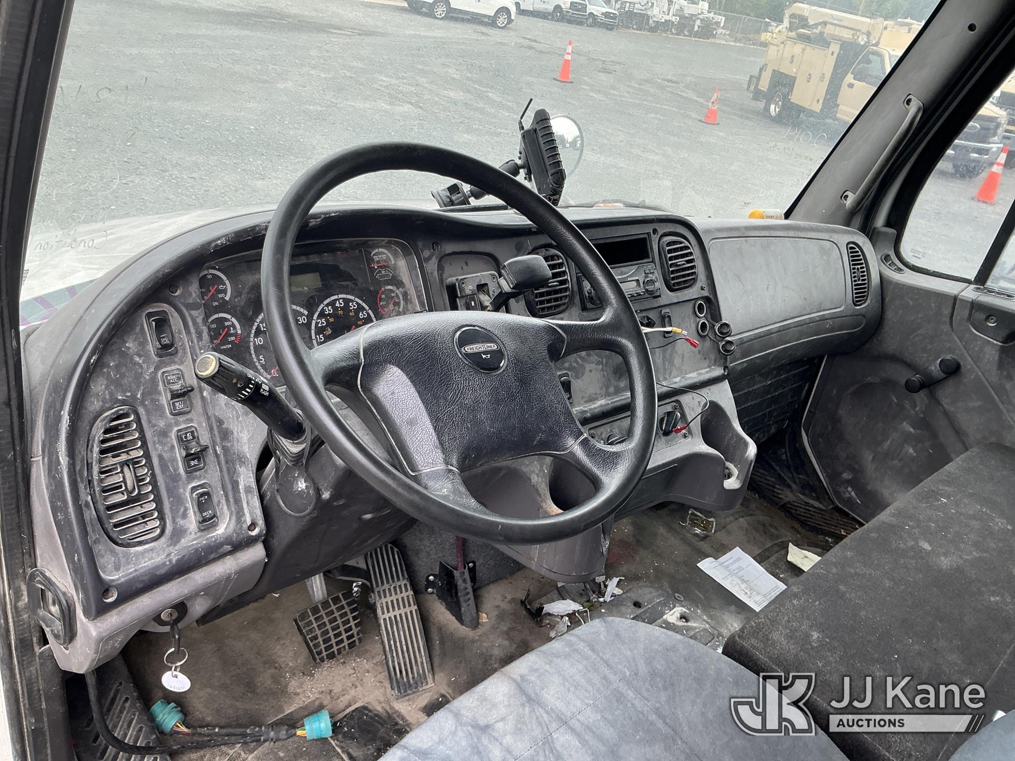 2014 Freightliner M2 106