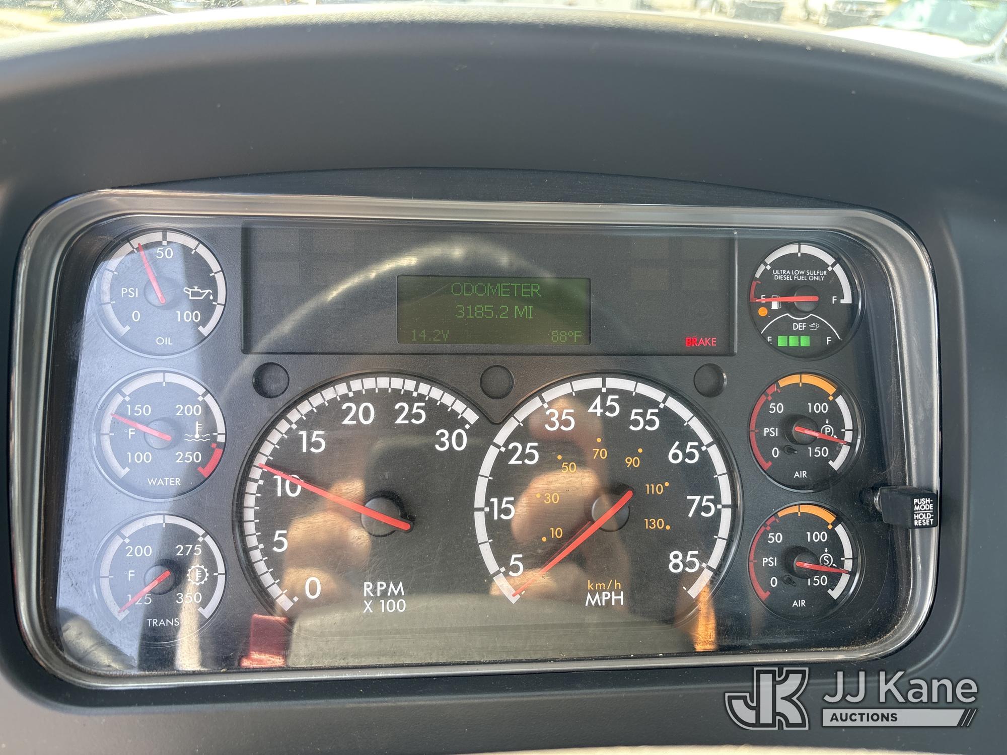2015 Freightliner M2 106 4X4