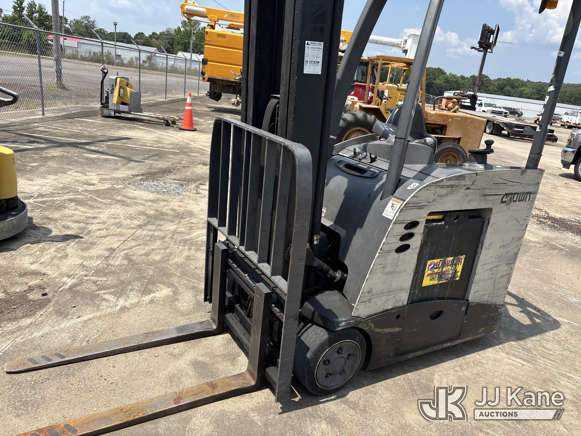 2009 Crown RC5540-40 Stand-Up Forklift