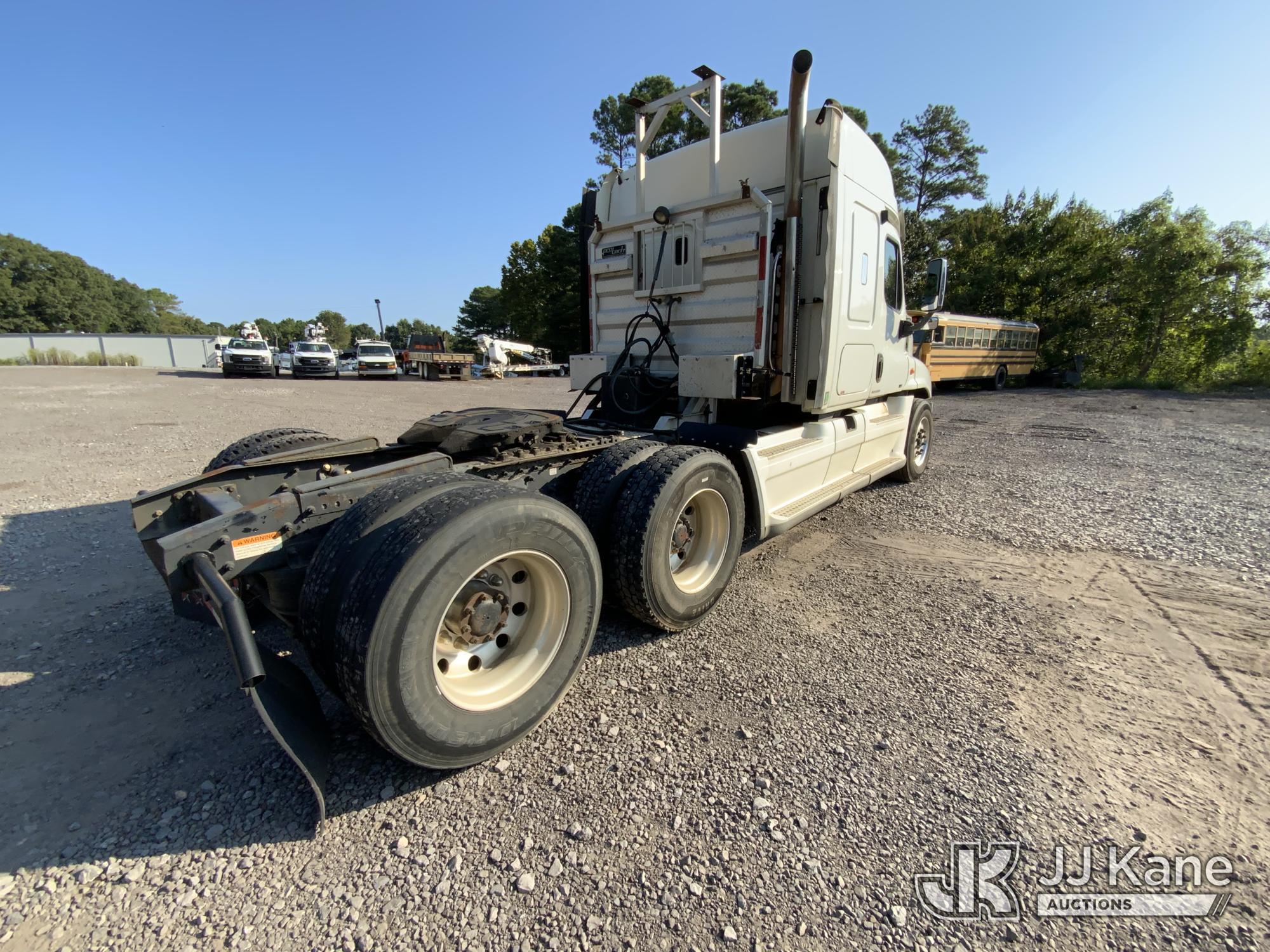 2012 Freightliner Cascadia 125