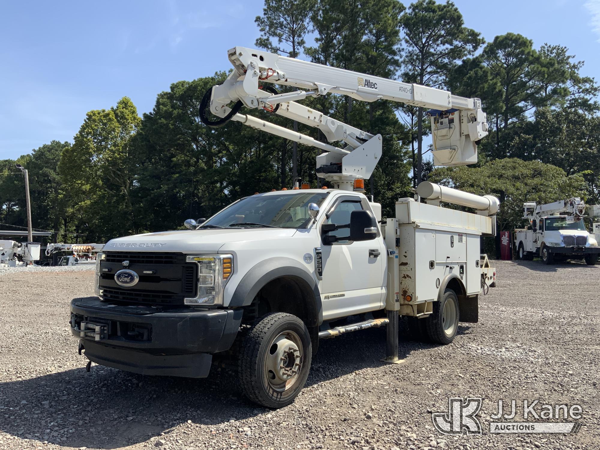 Altec AT40G, Articulating & Telescopic Bucket Truck mounted behind cab on 2019 Ford F-550 Regular Cab DRW Service Truck, (AL Power Unit)