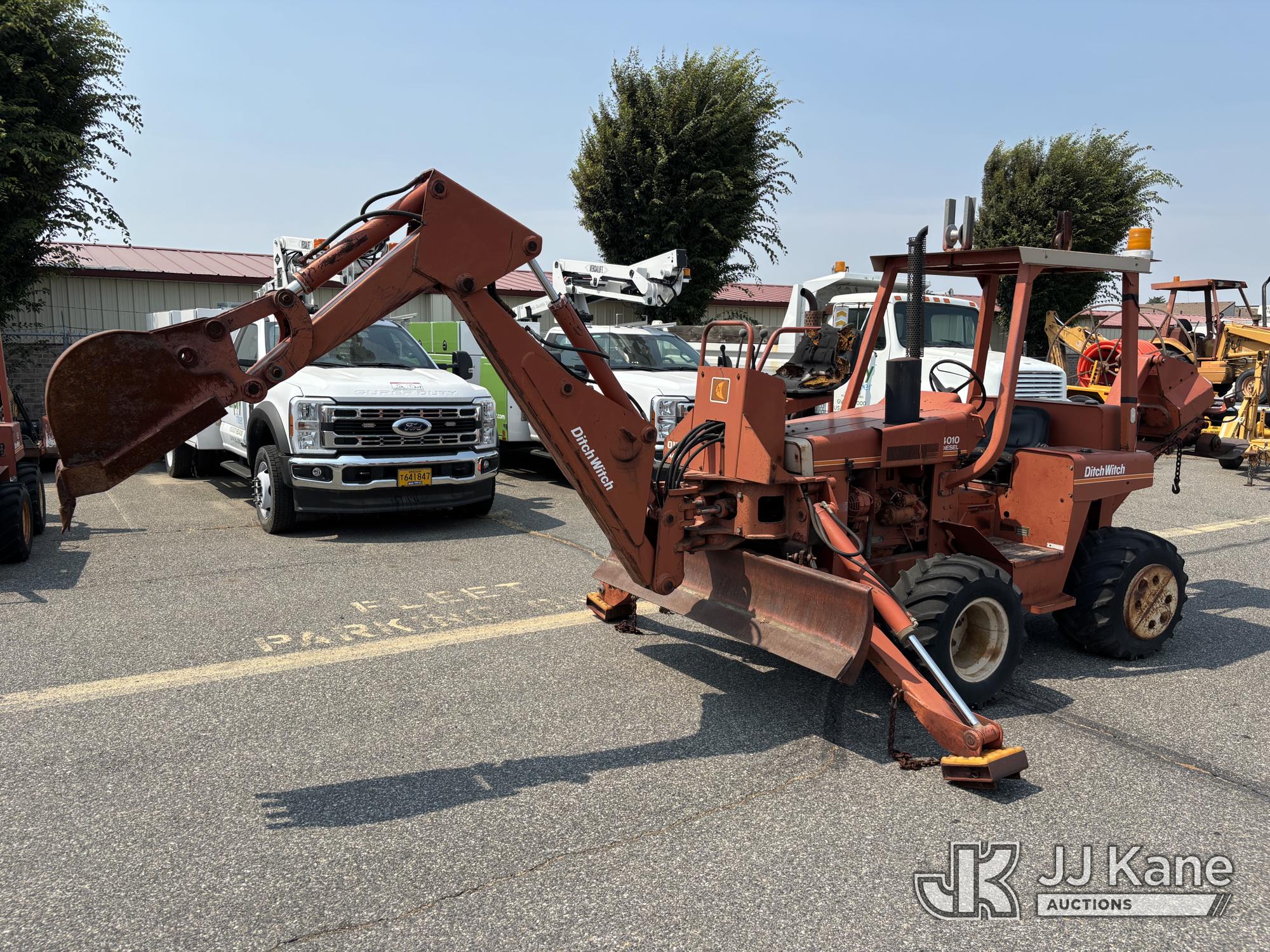 Photo of a 1984 Ditch Witch 4010DD