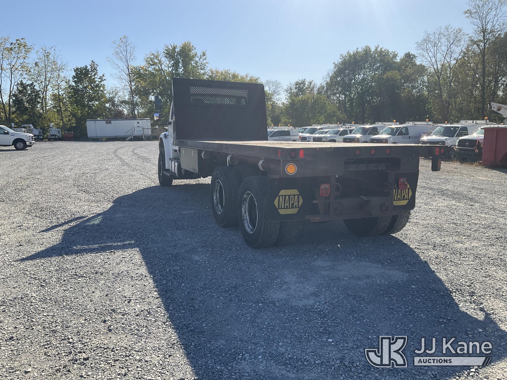 2015 Freightliner M2 106