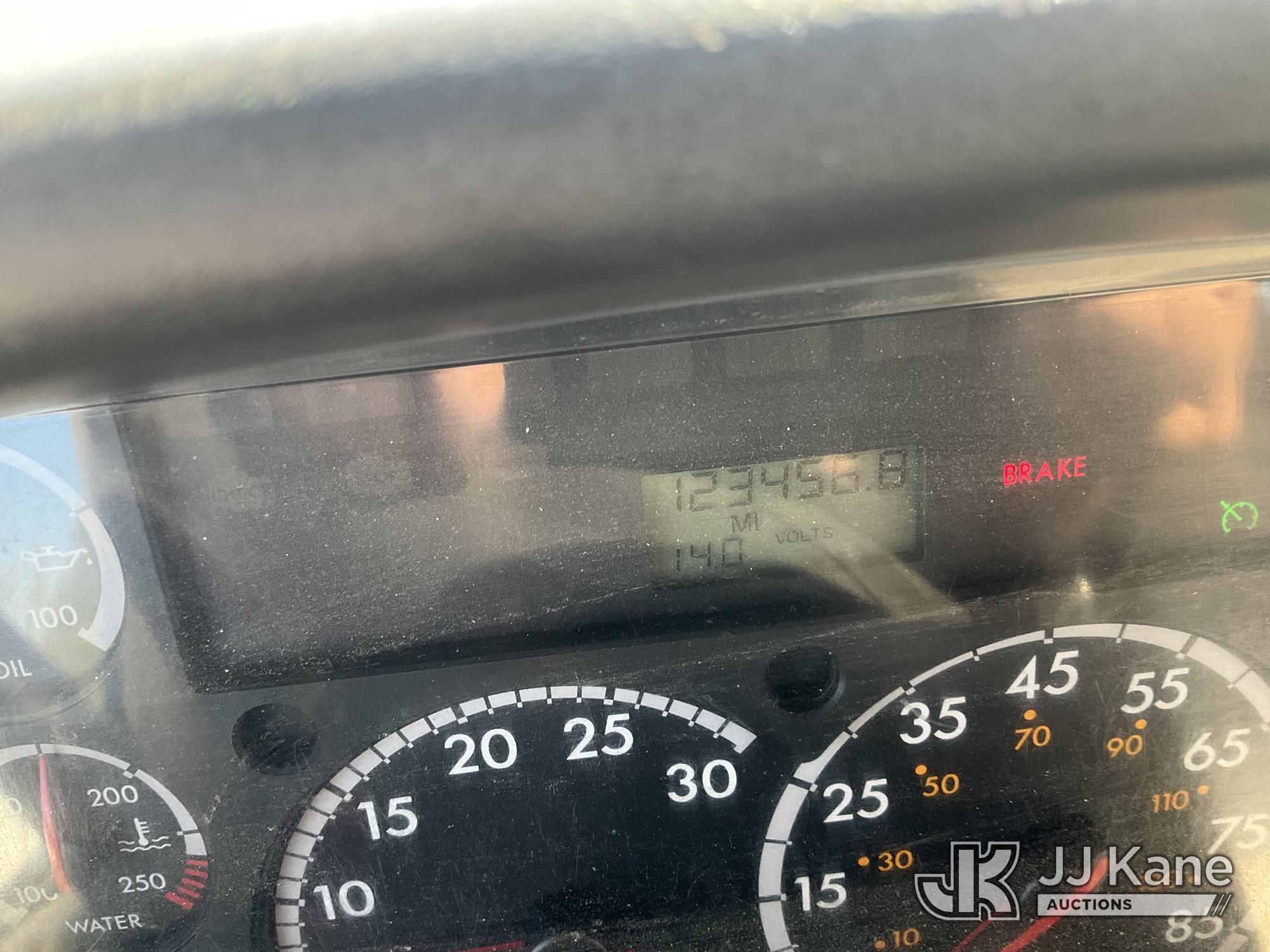 2015 Freightliner M2 106