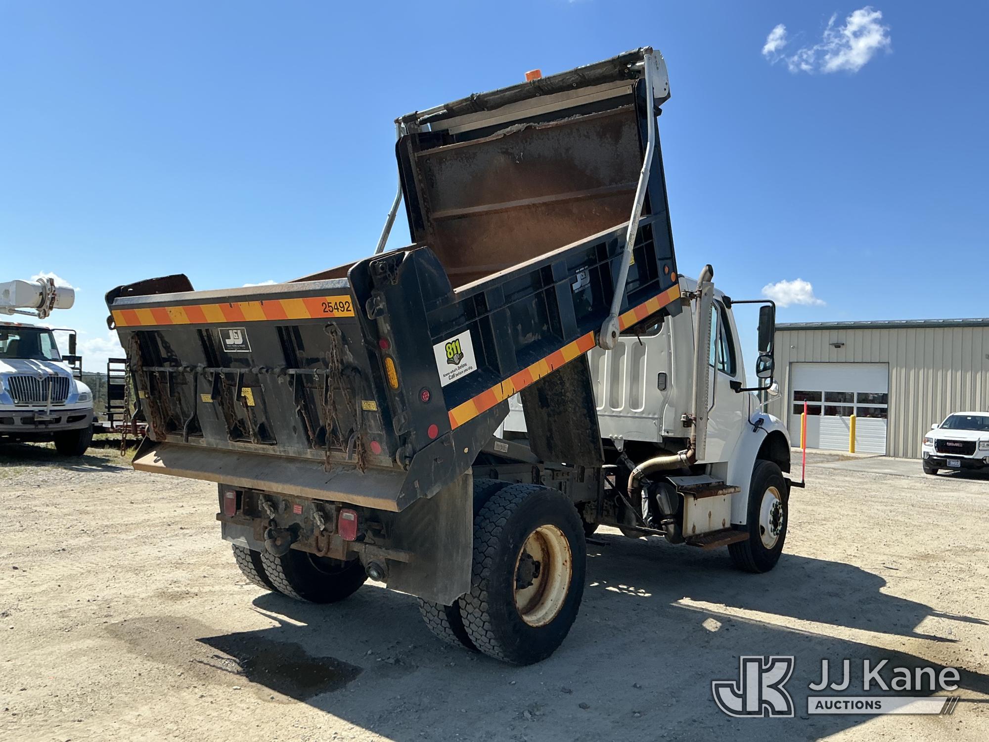 2016 Freightliner M2-106