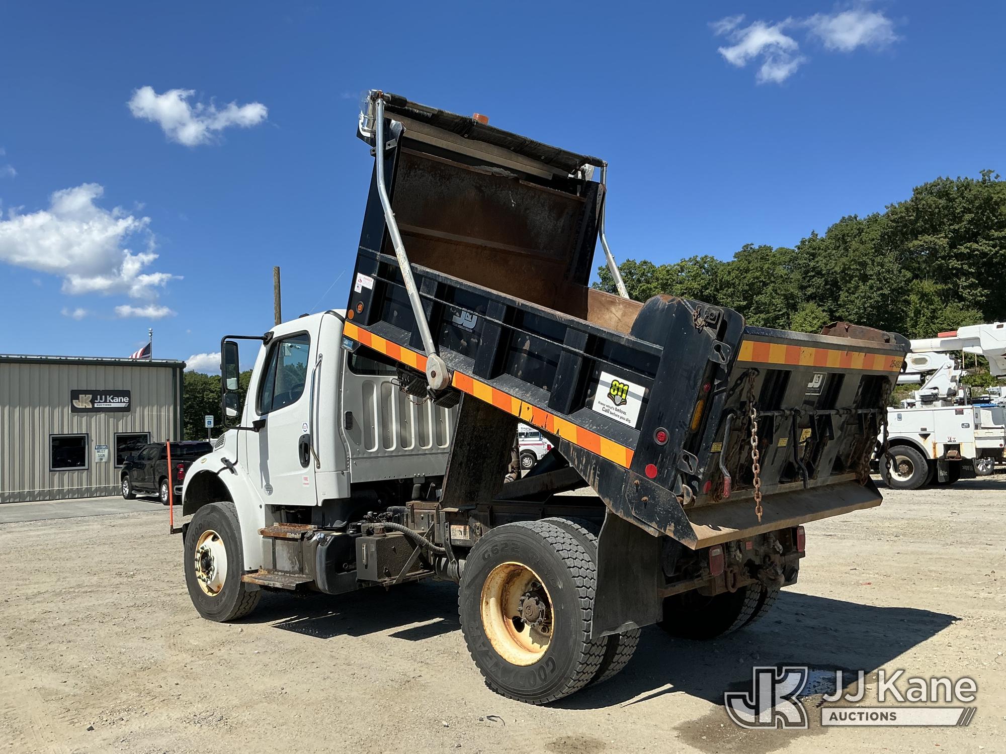 2016 Freightliner M2-106