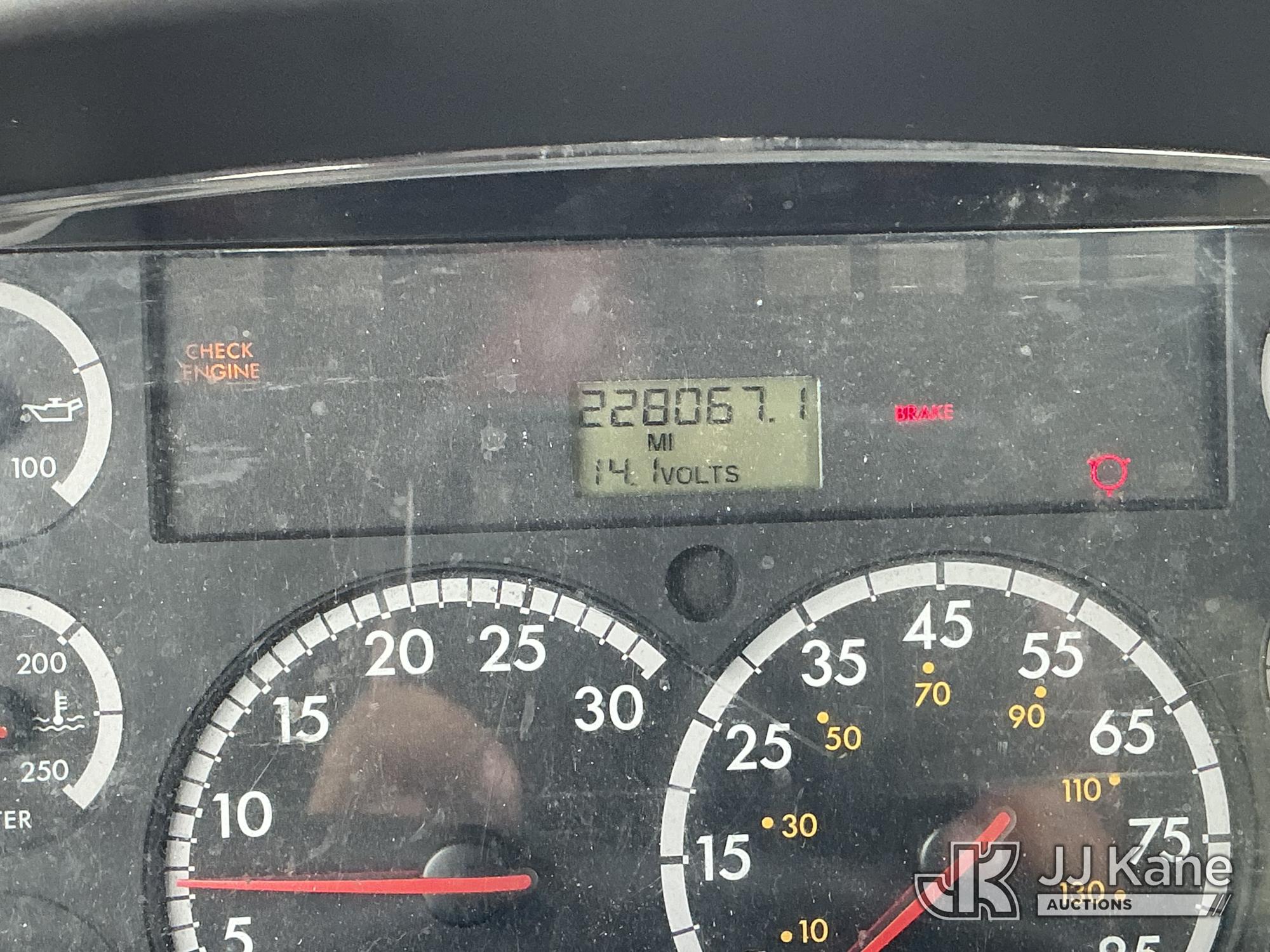 2009 Freightliner M2 106