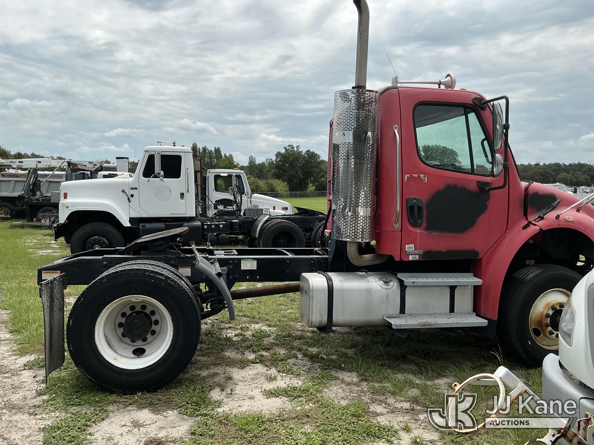 2009 Freightliner M2 106