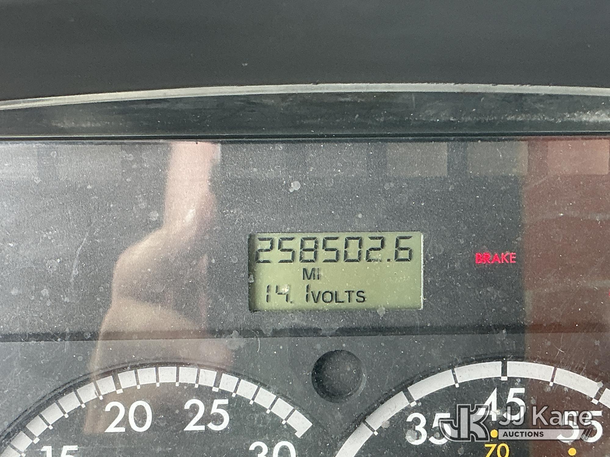 2009 Freightliner M2 106