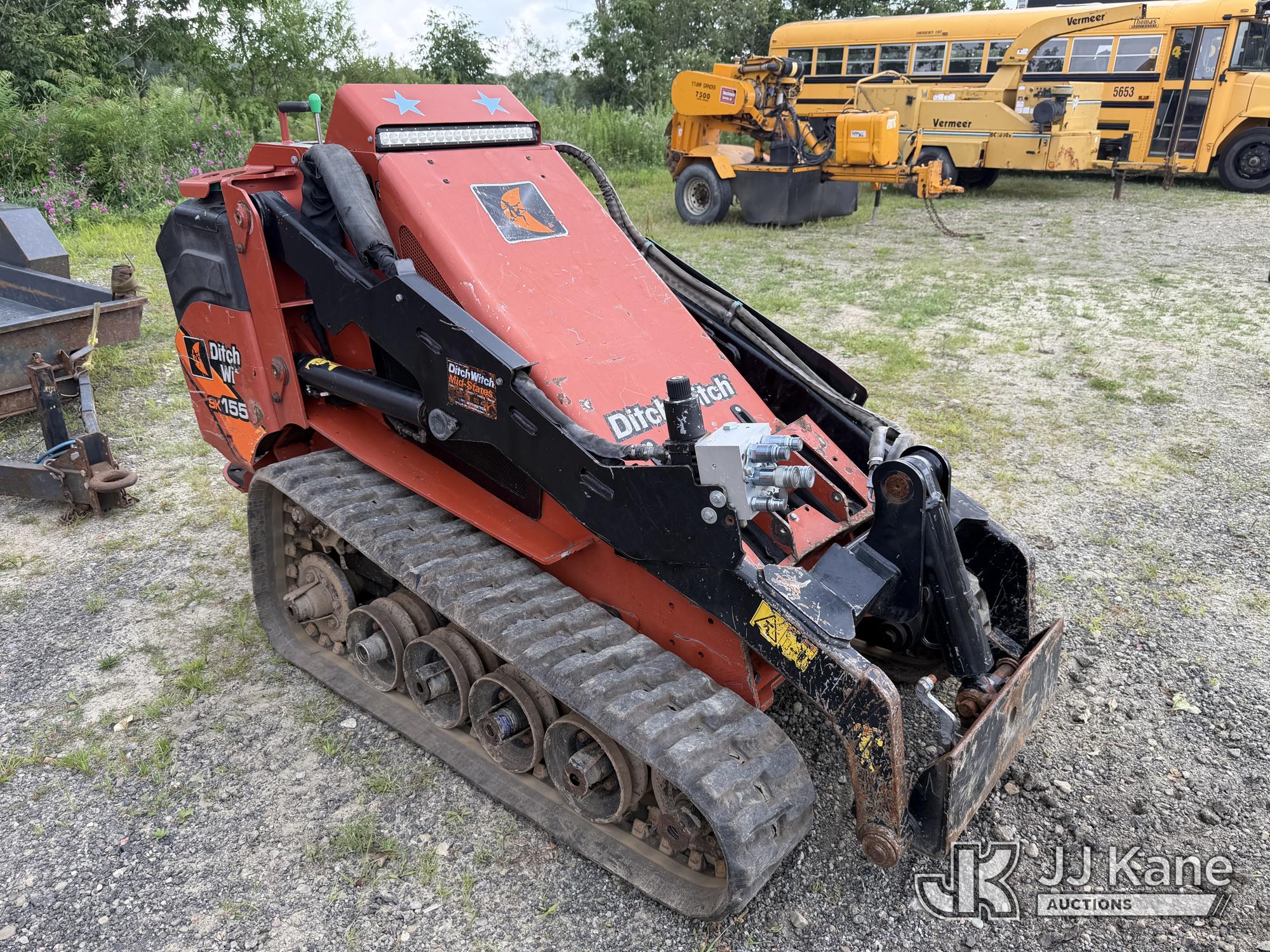 2019 Ditch Witch SK1550 Stand-Up Crawler Skid Steer Loader