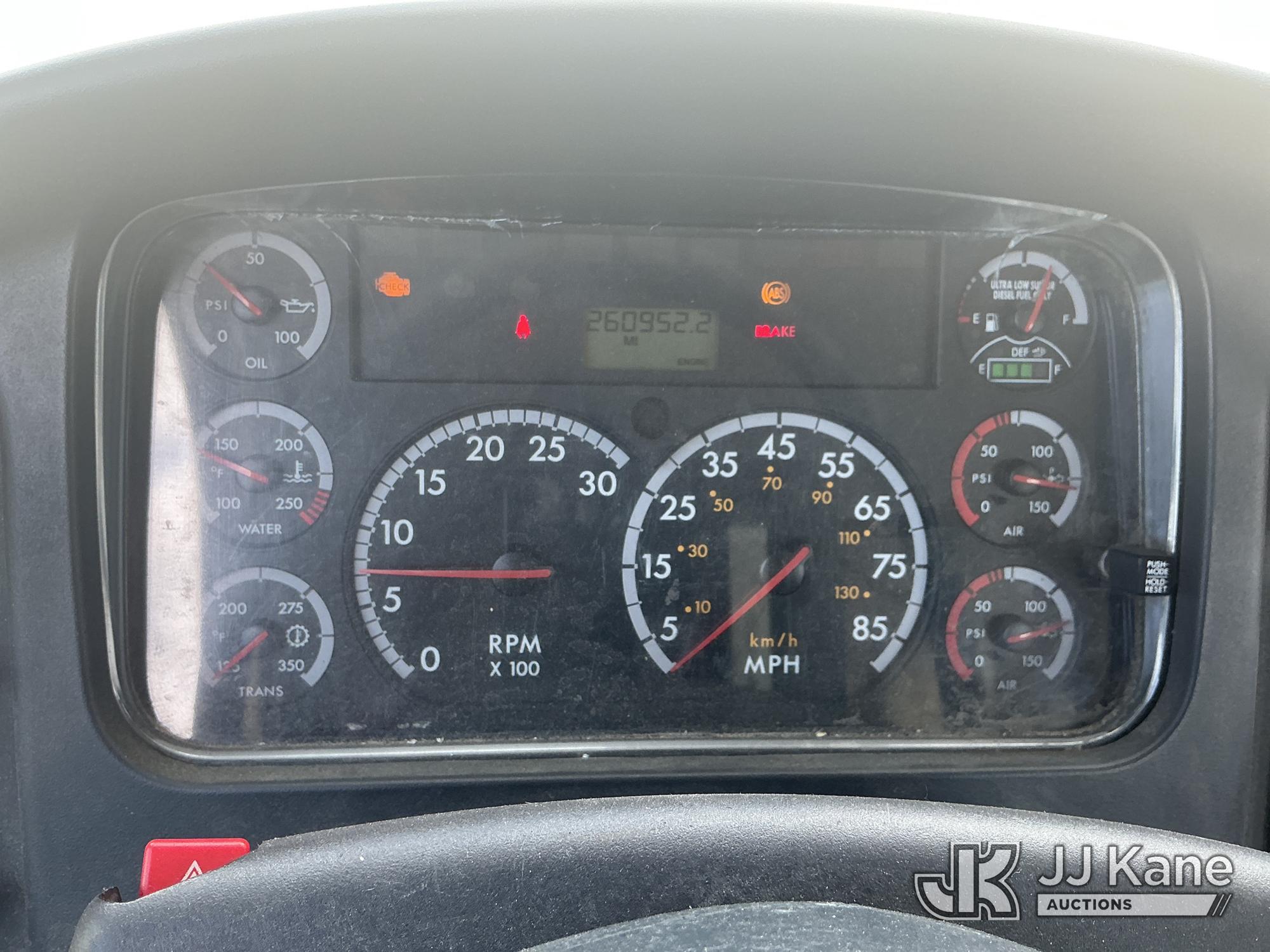 2013 Freightliner M2 106