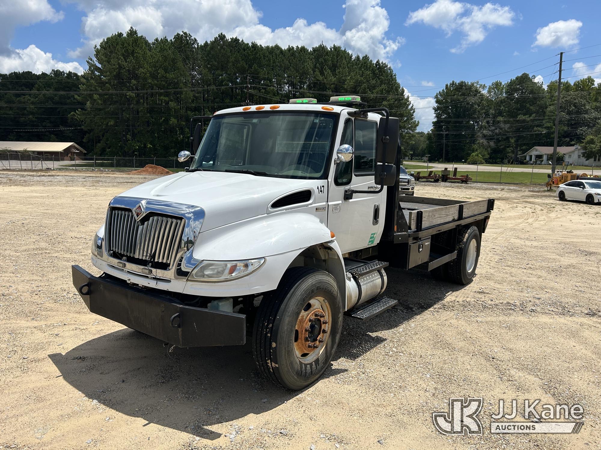 Photo of a 2013 International DuraStar 4400