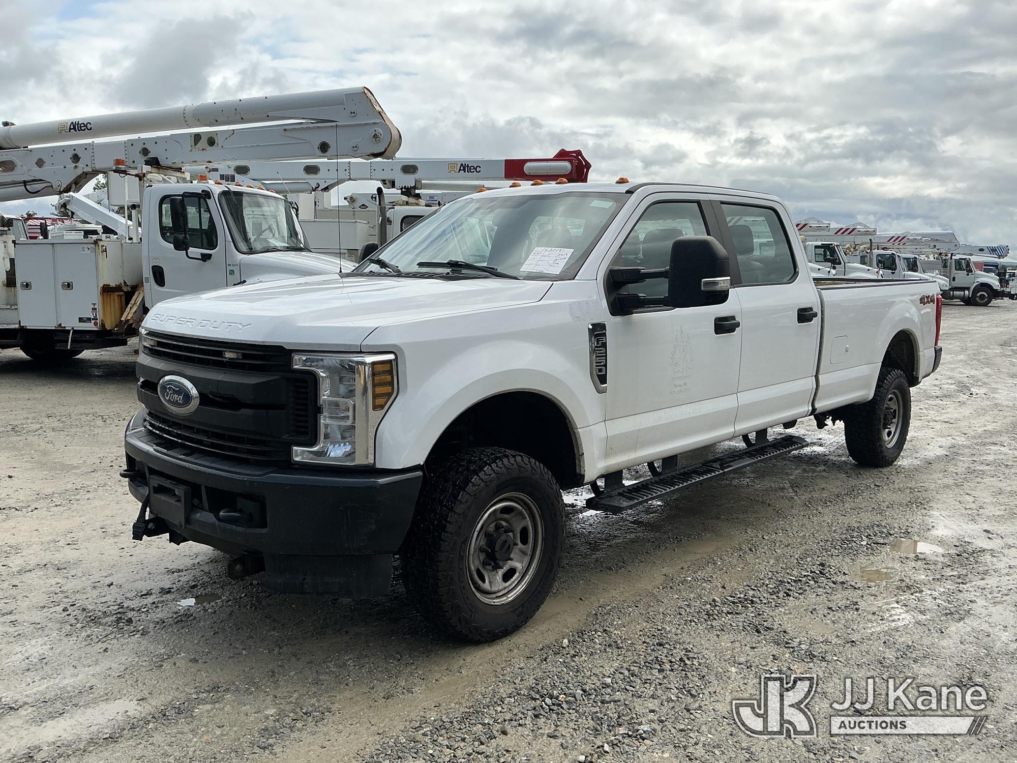 2019 Ford F-250 4x4 Crew-Cab Pickup Truck