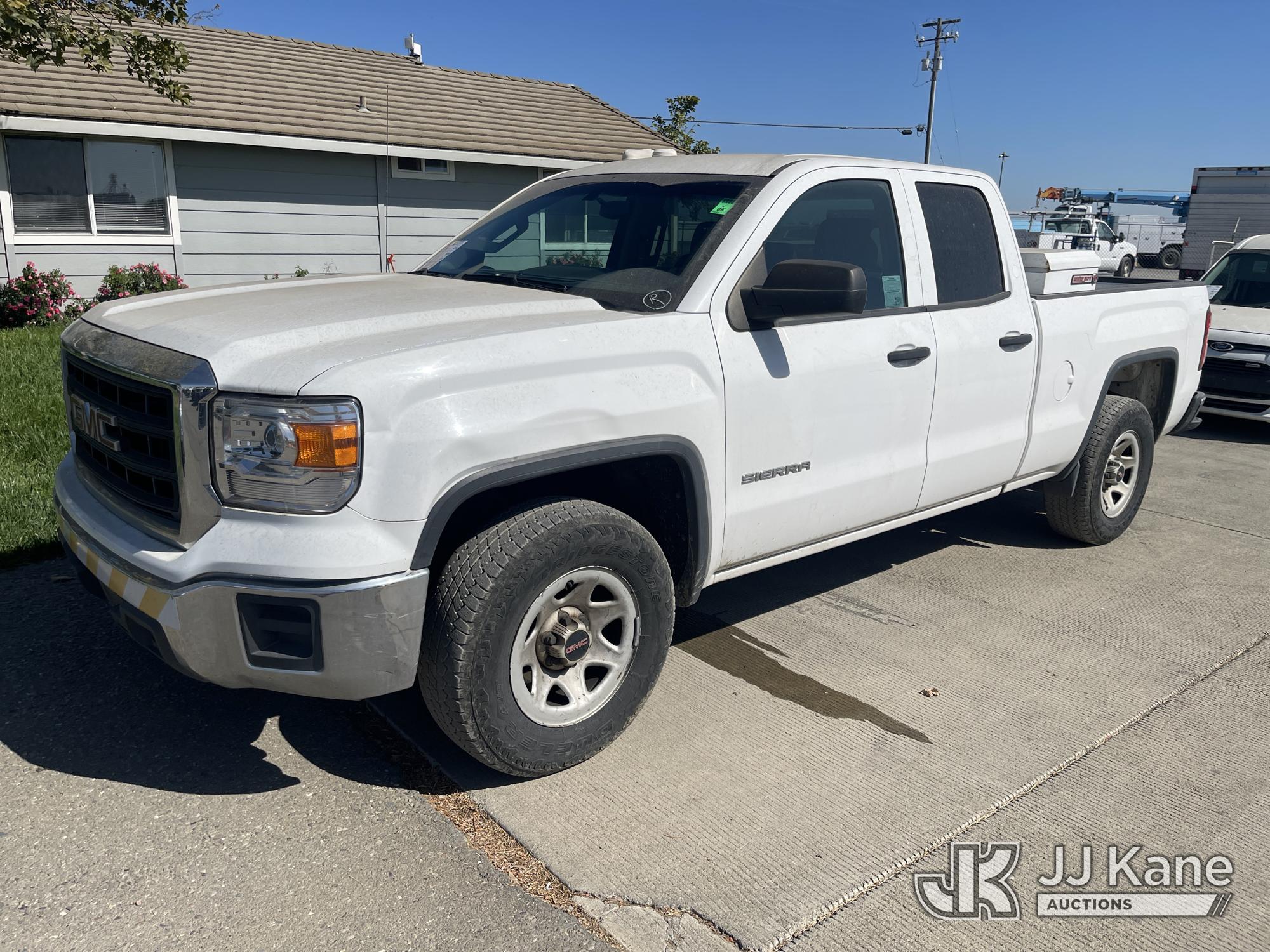 2014 GMC Sierra 1500 Extended-Cab Pickup Truck