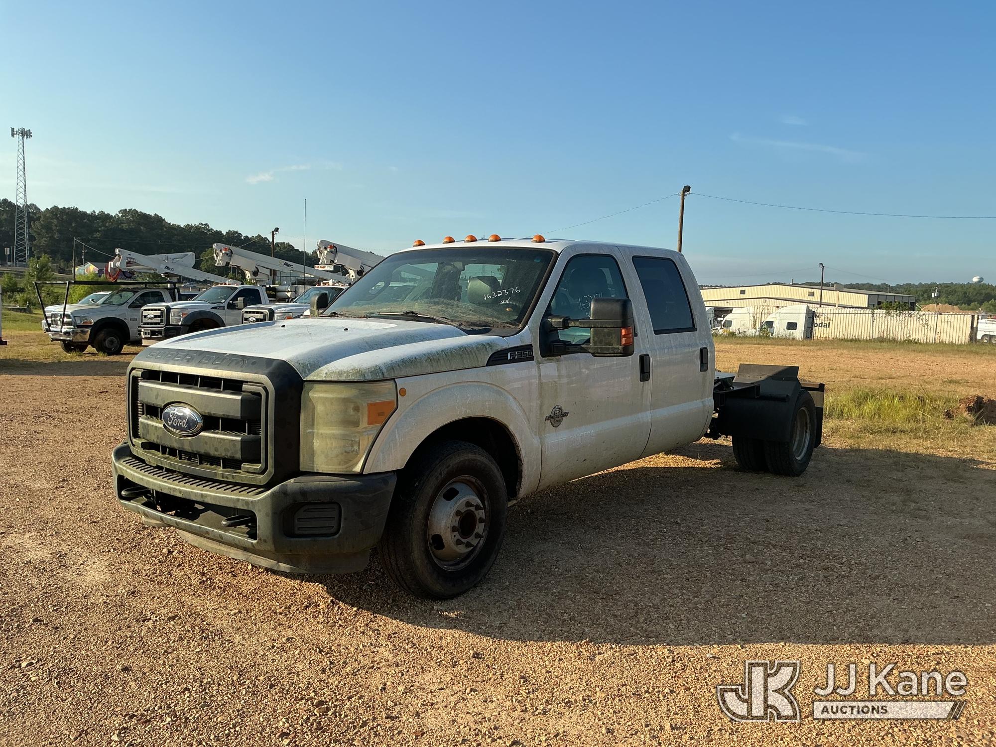 Photo of a 2015 Ford F-350 SD