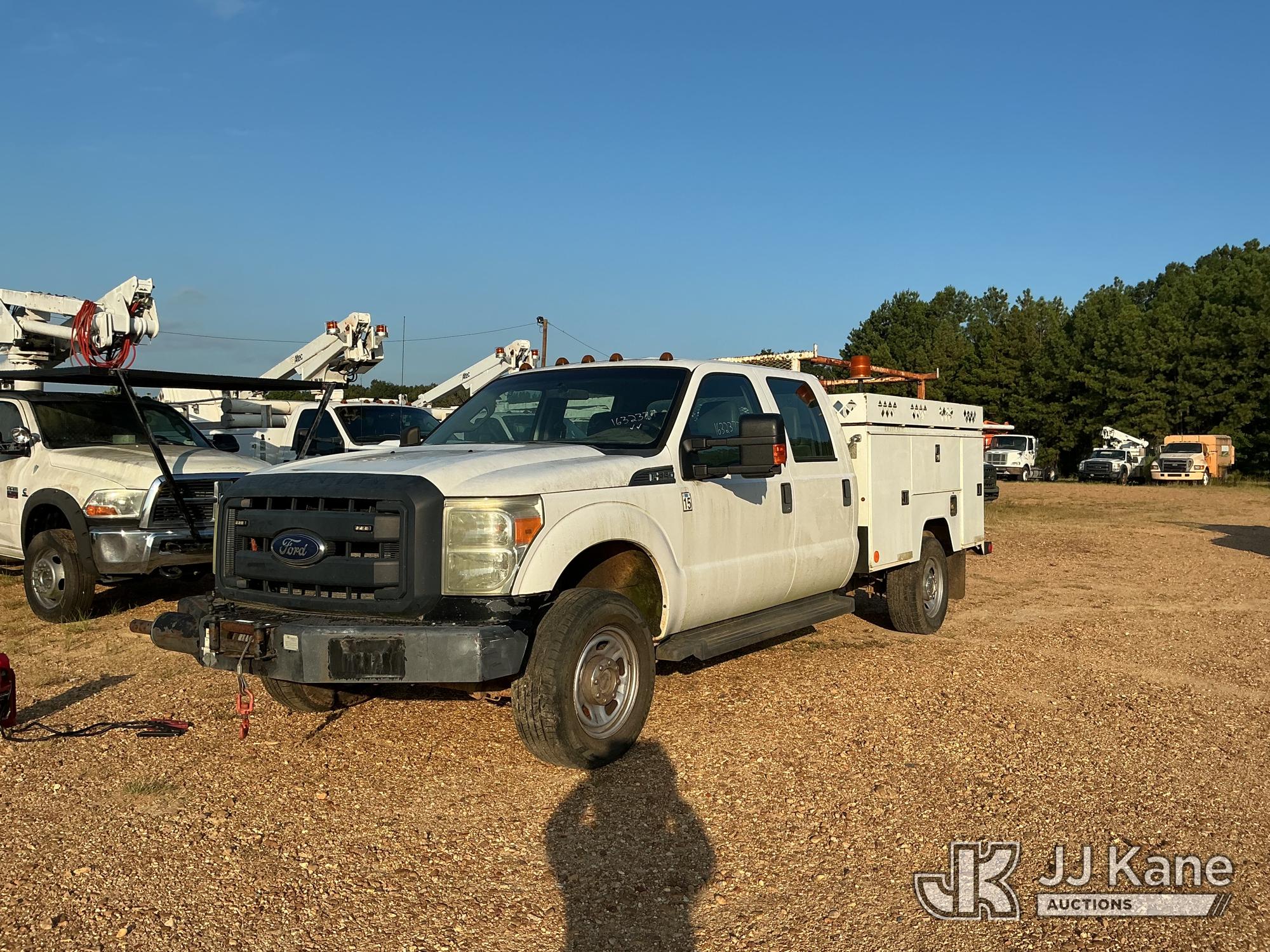 2014 Ford F-350 SD Crew-Cab Service Truck