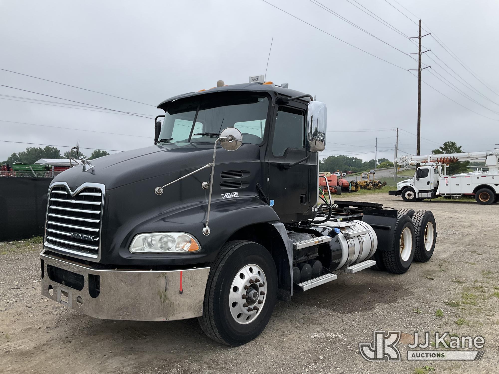 2016 Mack CXU613 T/A Truck Tractor