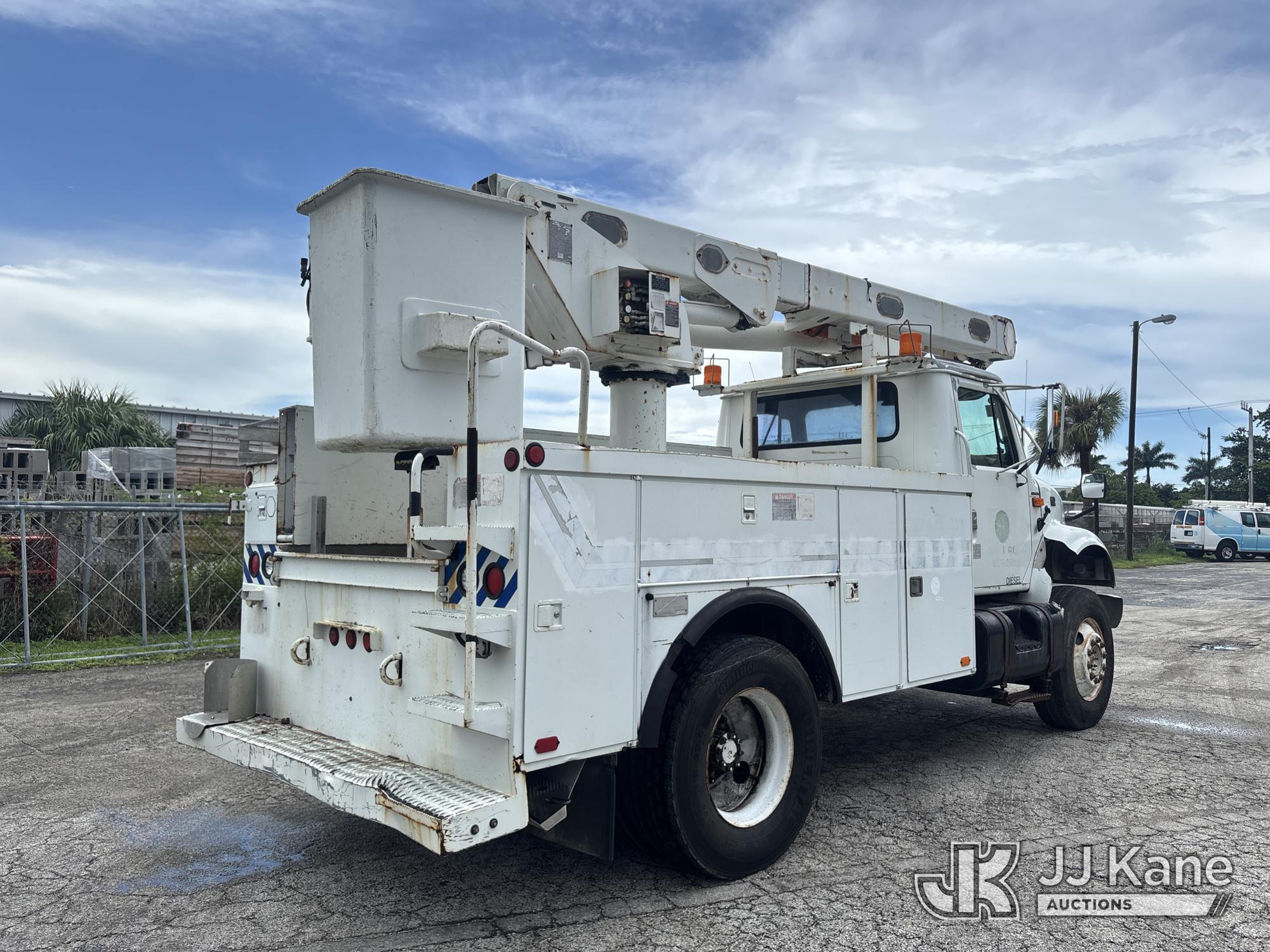 2001 International 4800