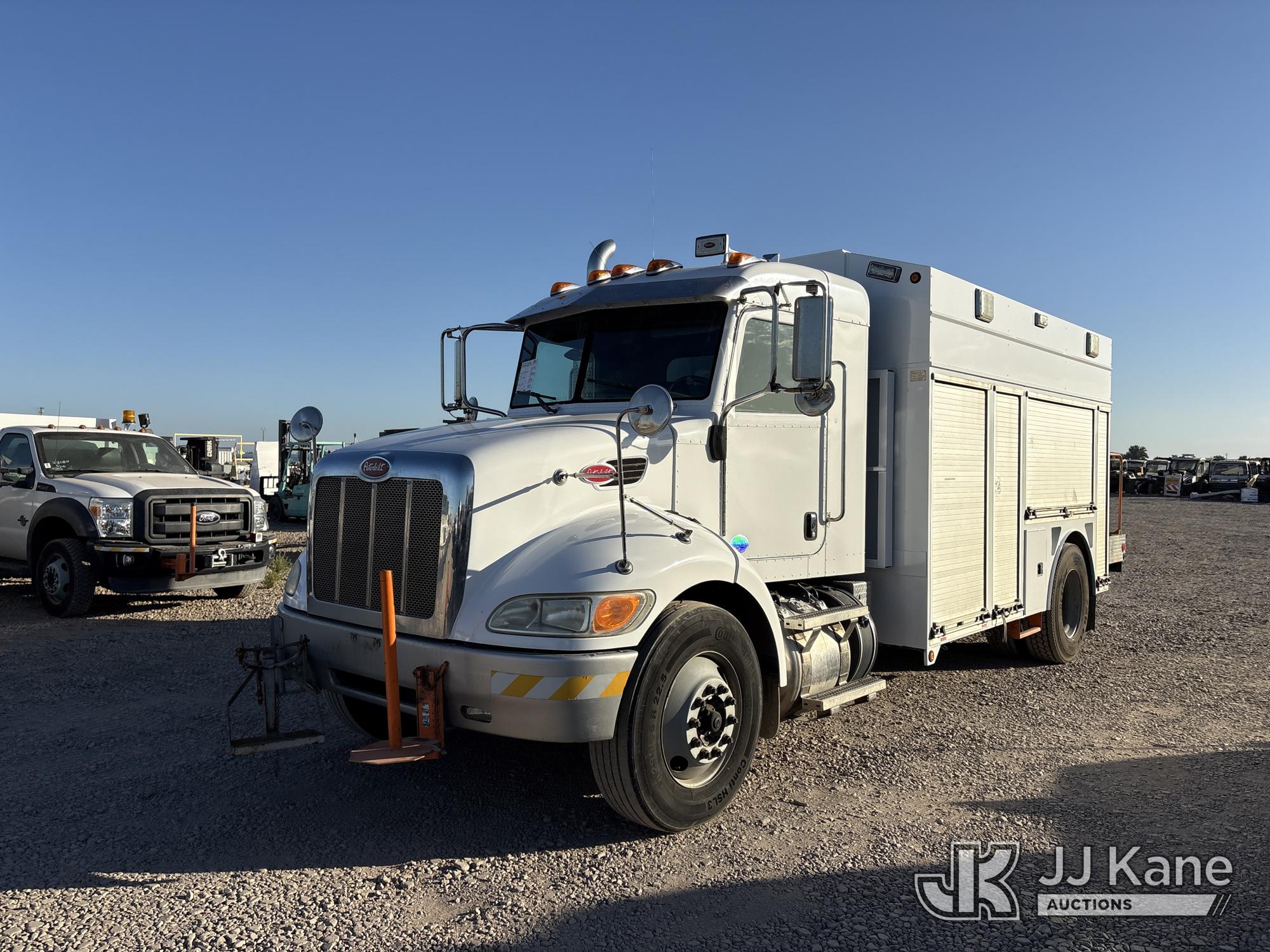 Photo of a 2013 Peterbilt 337