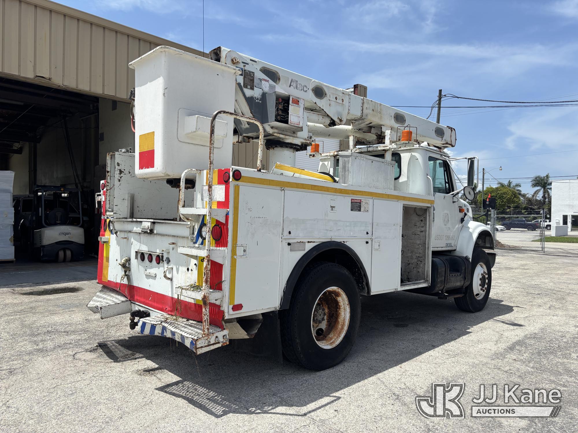 2001 International 4800