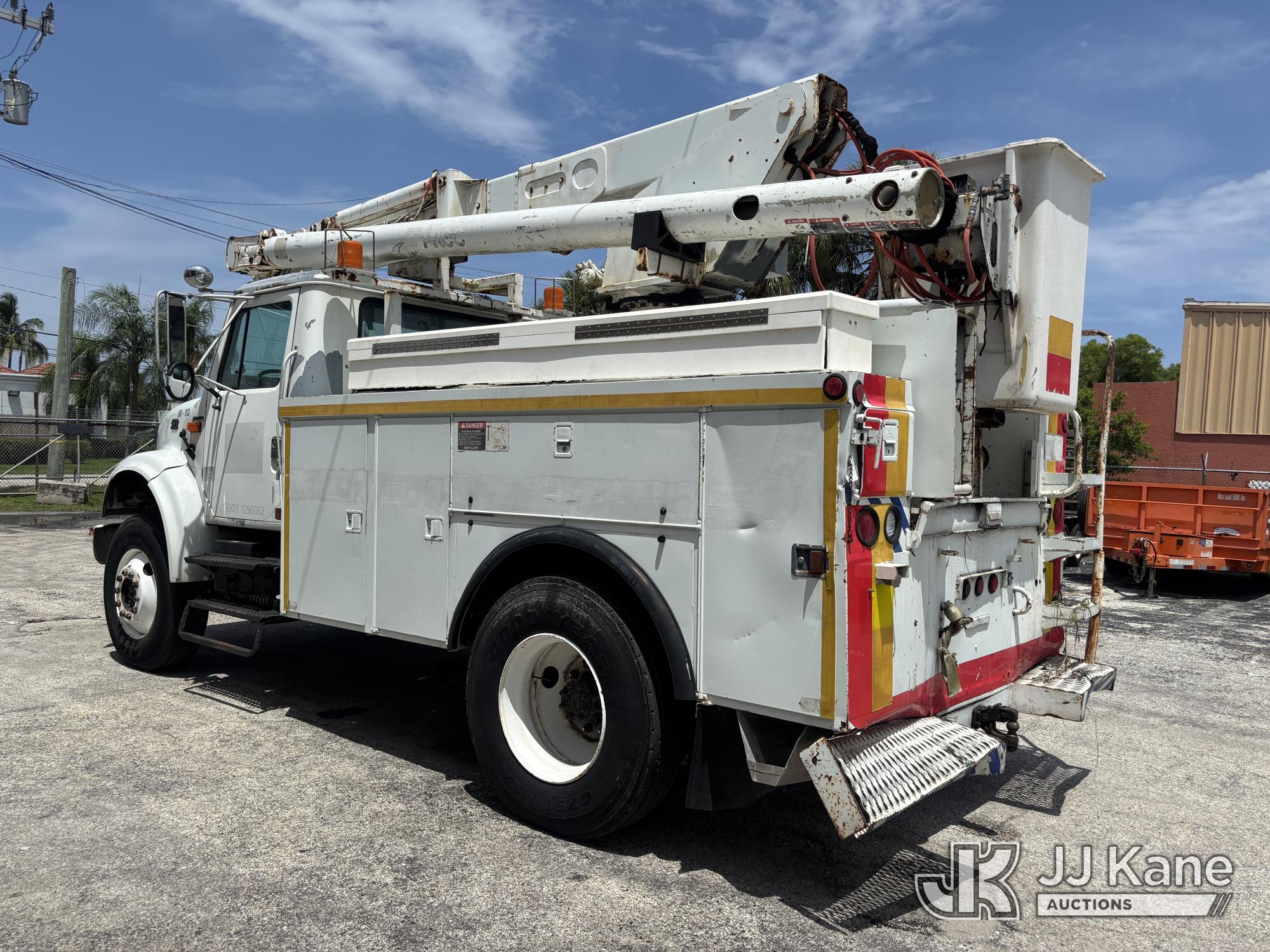 2001 International 4800