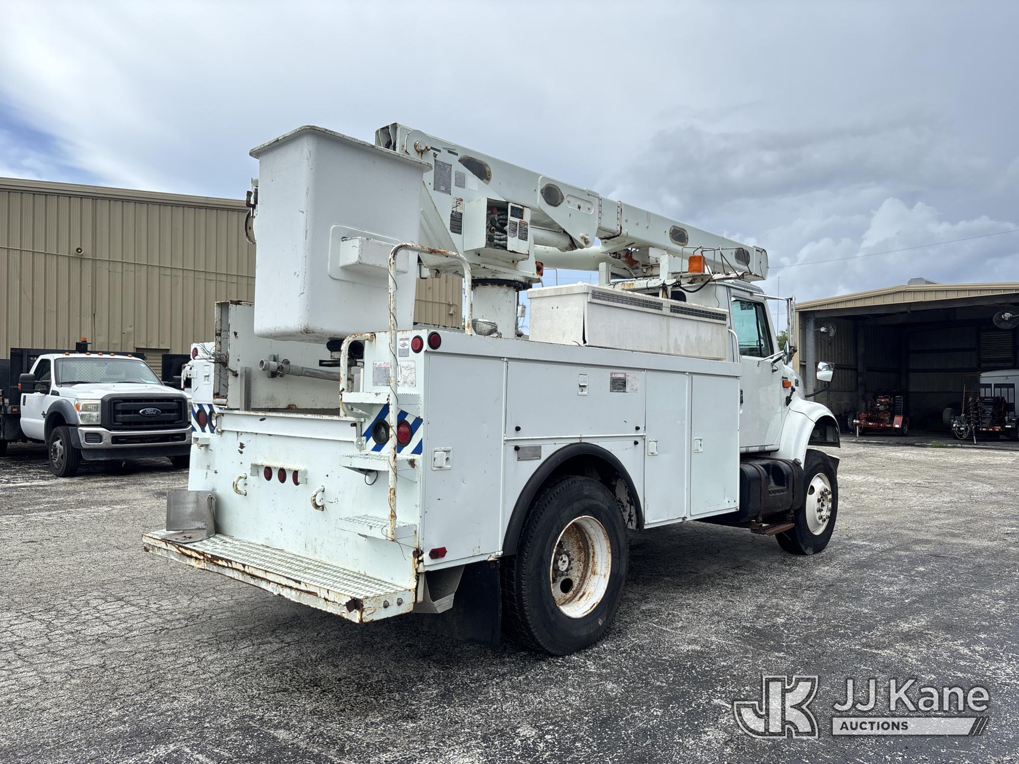 2001 International 4800