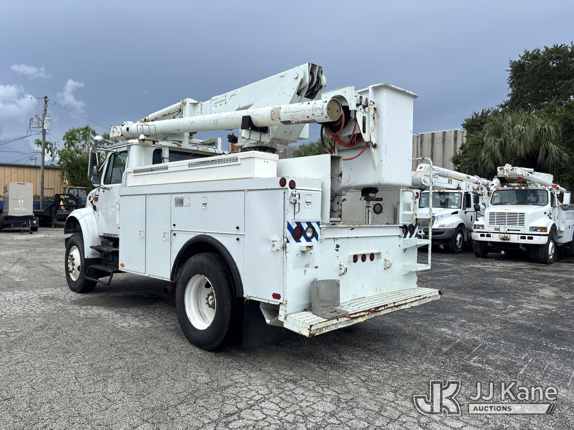 2001 International 4800