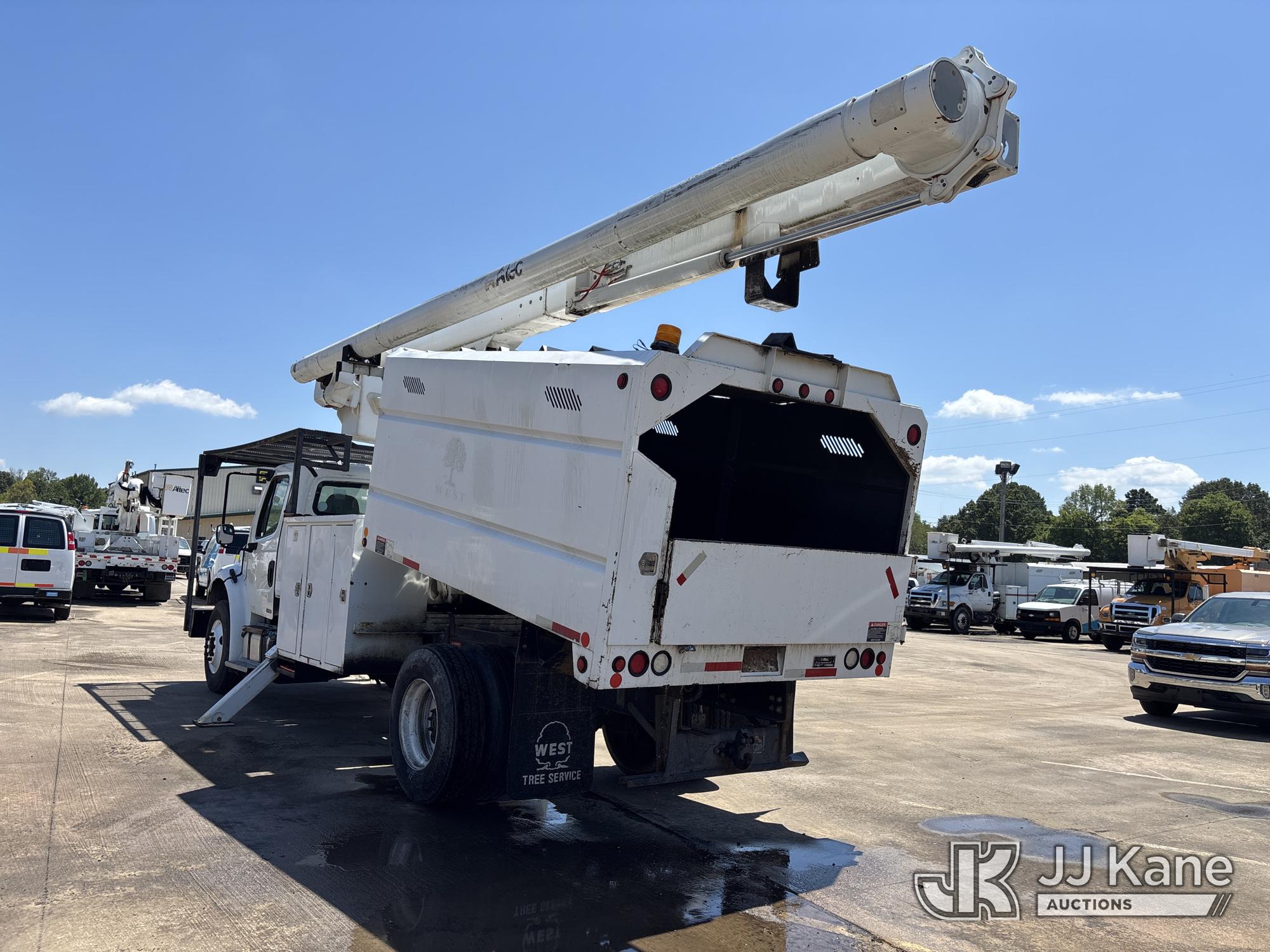 2012 Freightliner M2 106