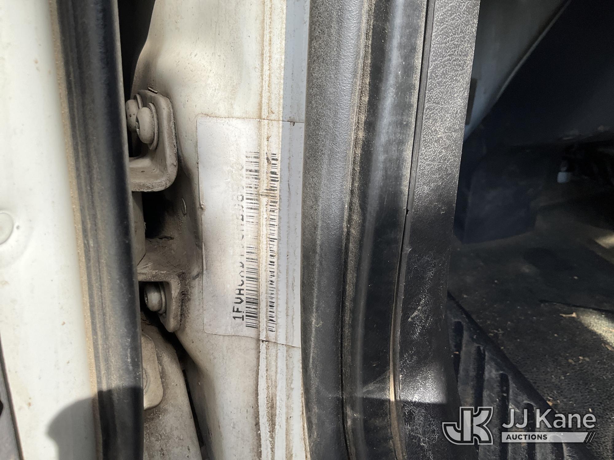 2012 Freightliner M2 106