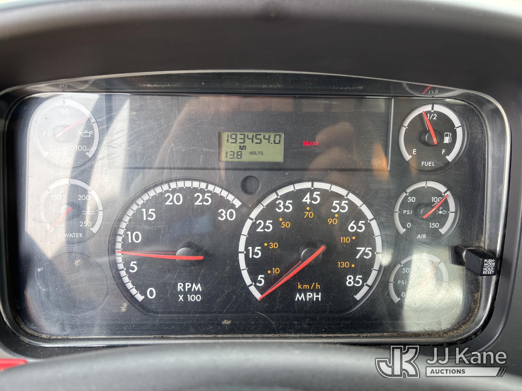 2010 Freightliner M2 106