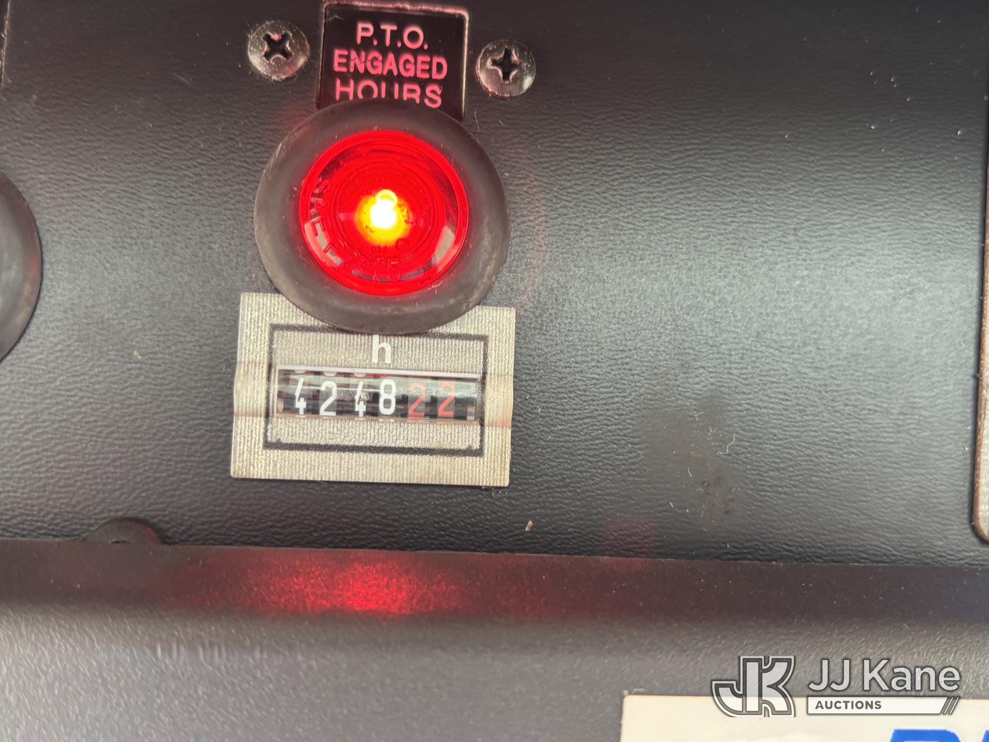 2010 Freightliner M2 106