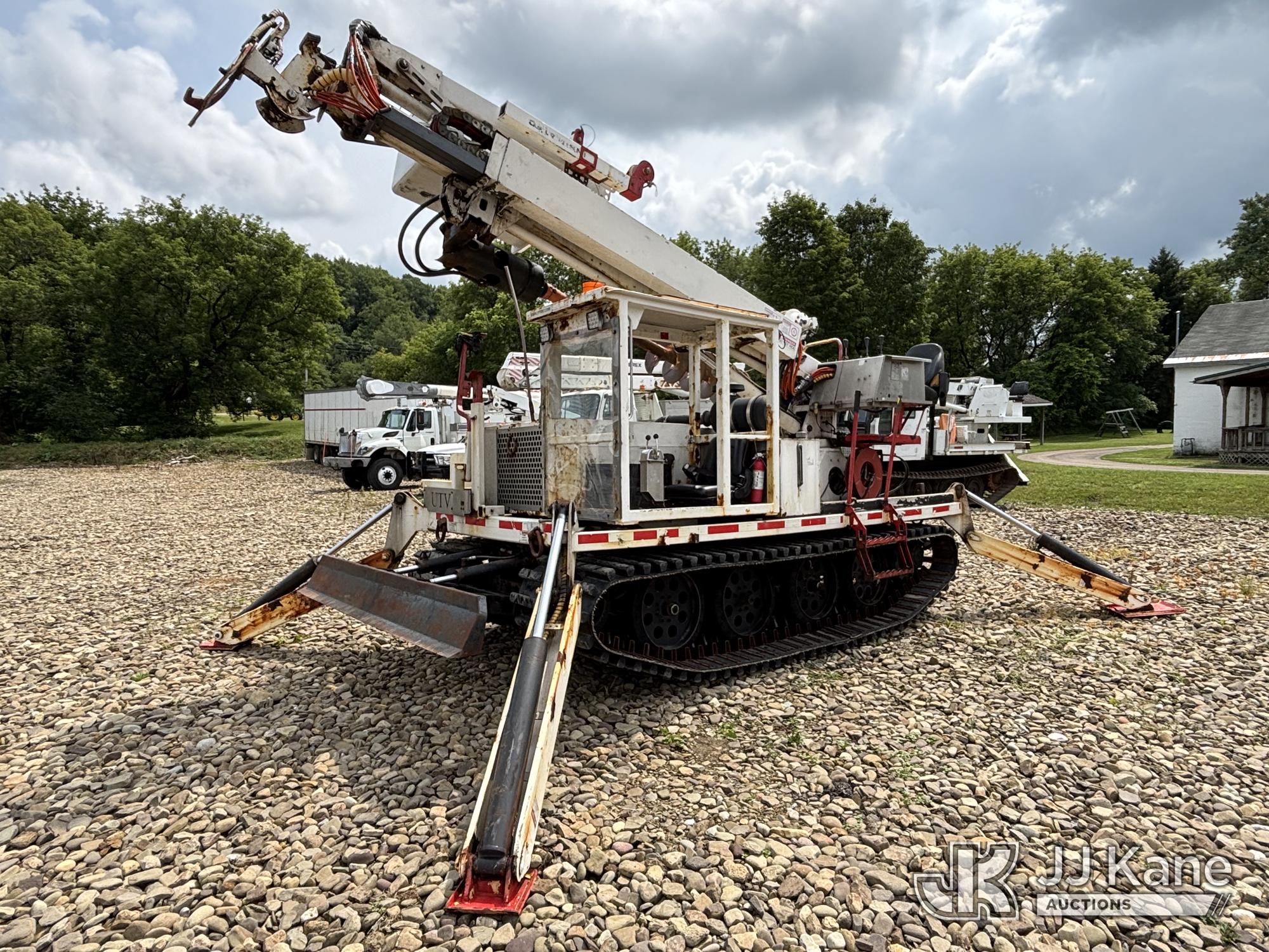 Hercules 5042, Digger Derrick mounted on 2011 UTV Achiever All-Terrain Track Machine